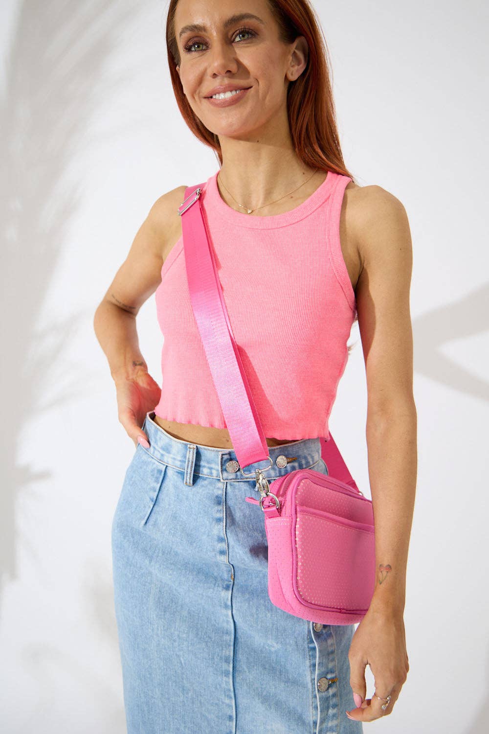 Neoprene Santa Cruz Crossbody Bag - Bubblegum