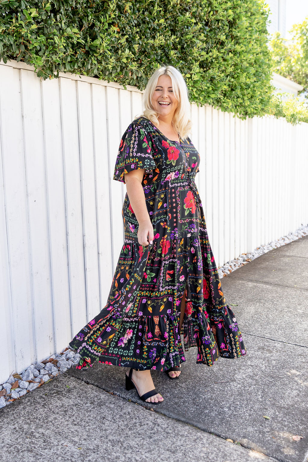 Bonnie Maxi Dress in Sweet Bee