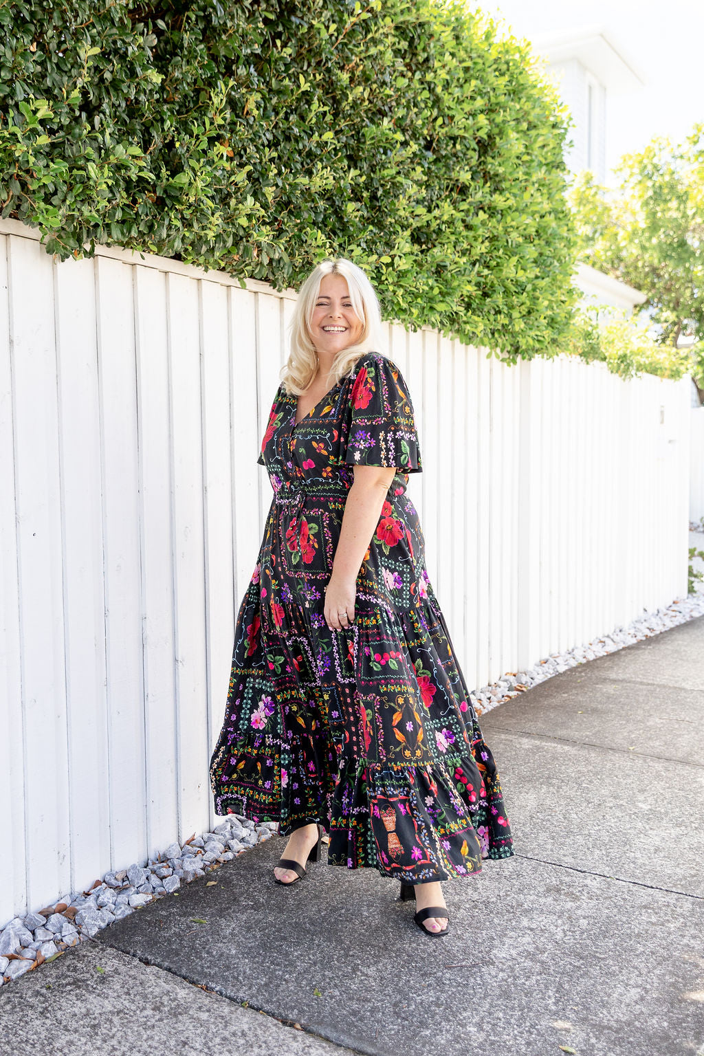 Bonnie Maxi Dress in Sweet Bee