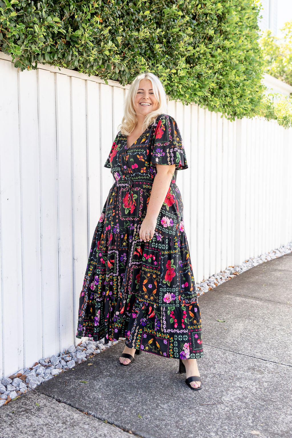 Bonnie Maxi Dress in Sweet Bee
