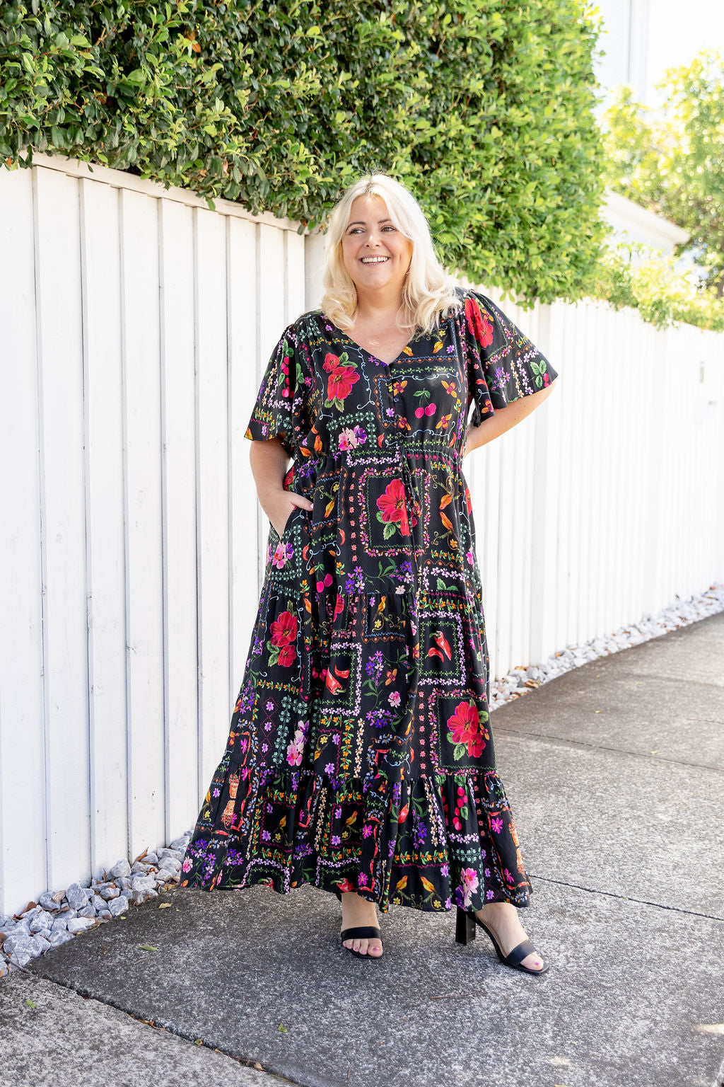 Bonnie Maxi Dress in Sweet Bee