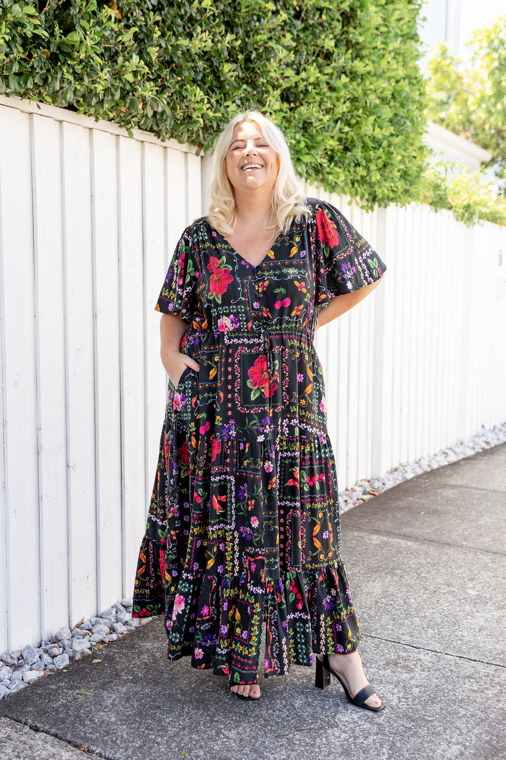 Bonnie Maxi Dress in Sweet Bee