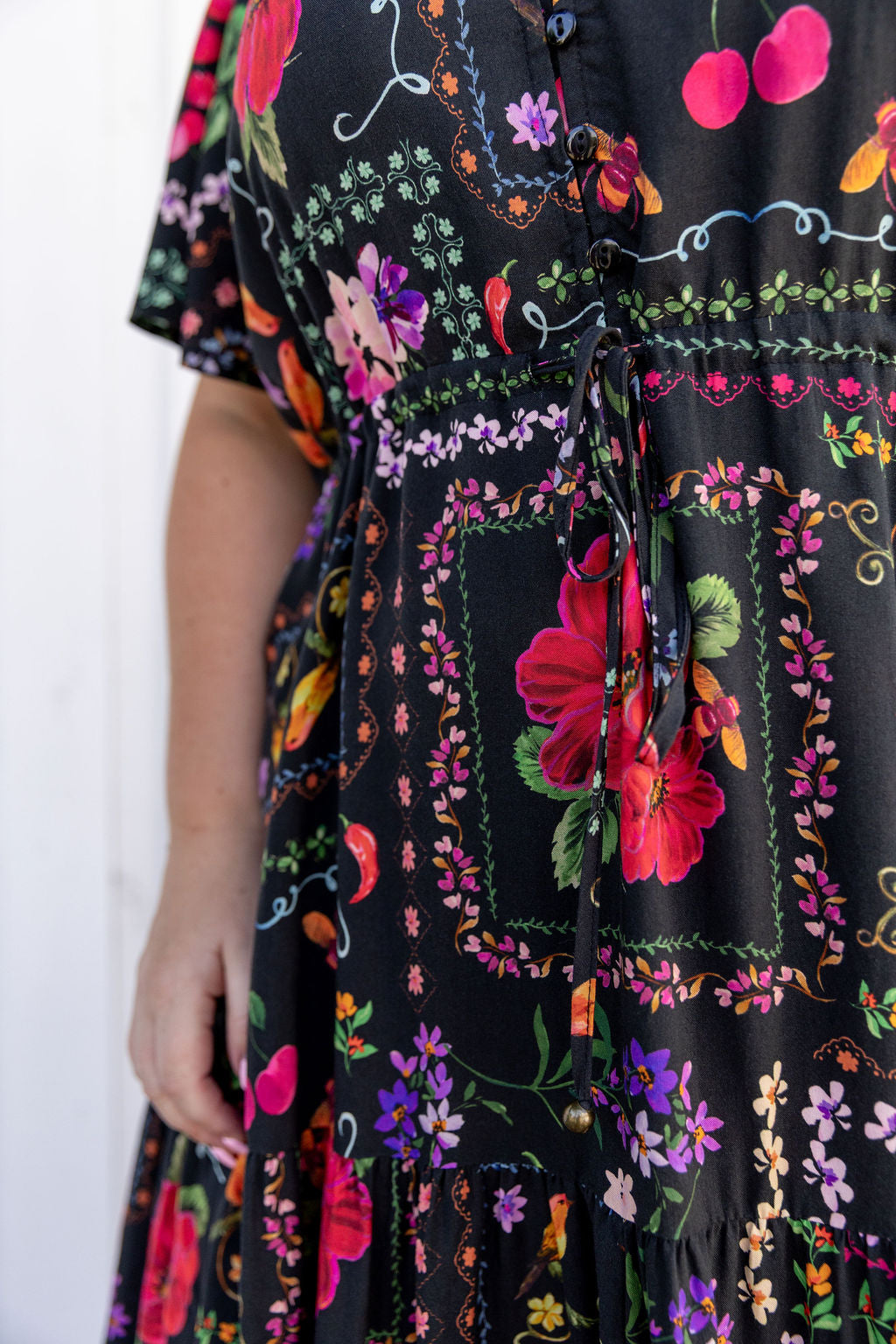 Bonnie Maxi Dress in Sweet Bee