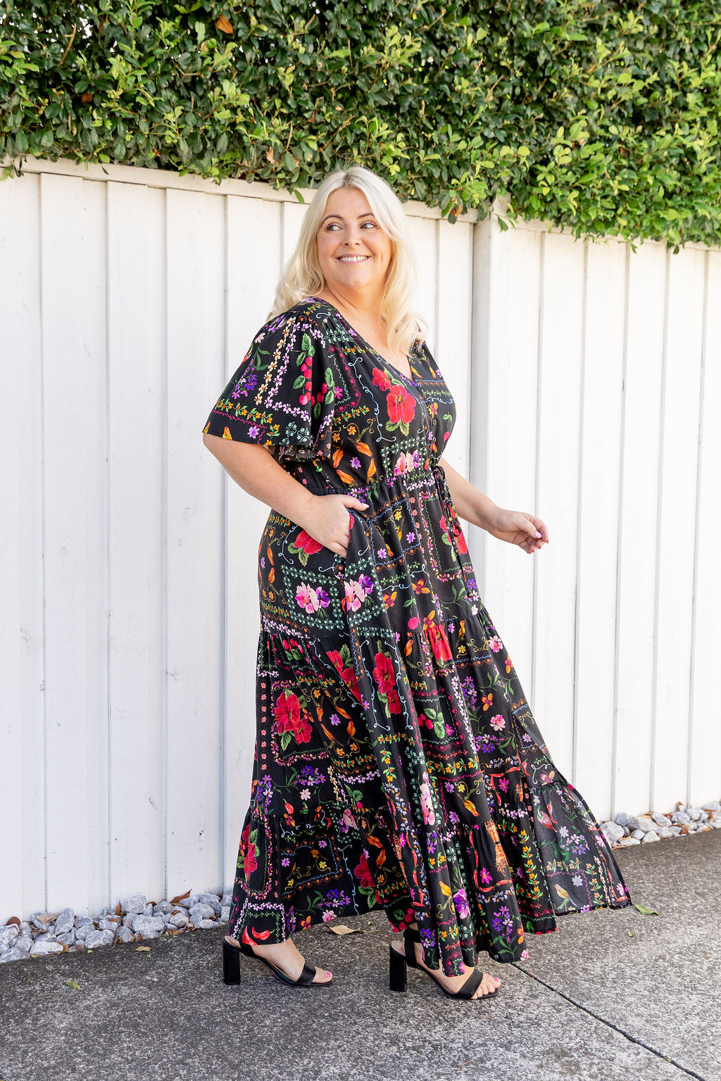 Bonnie Maxi Dress in Sweet Bee