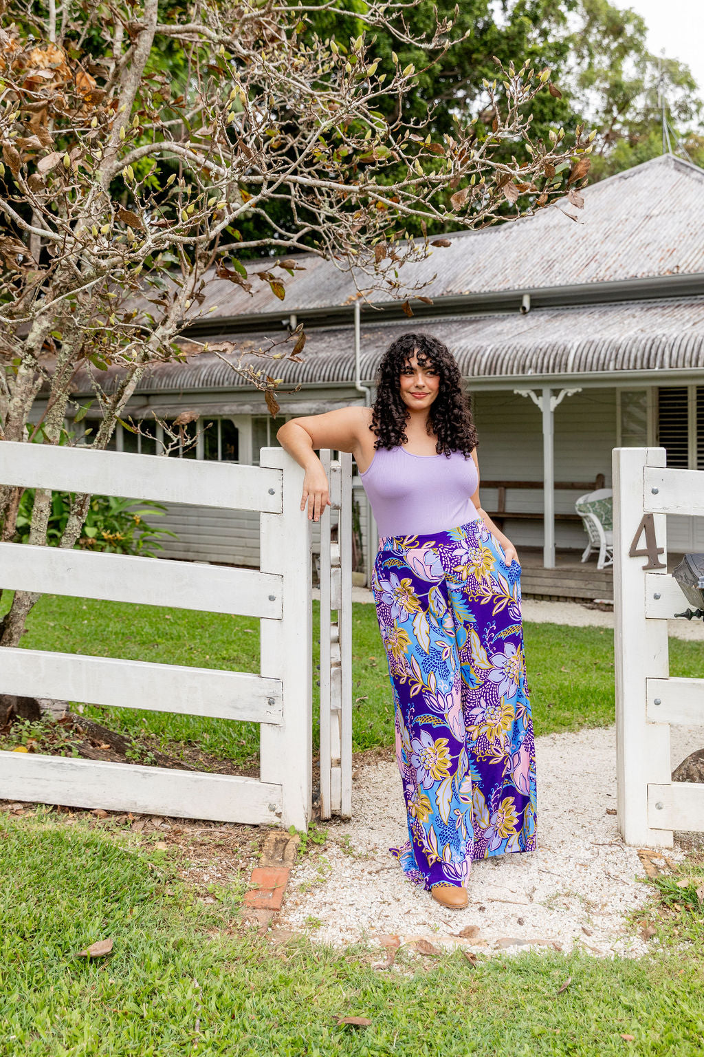 Larsa Pant in Kosum