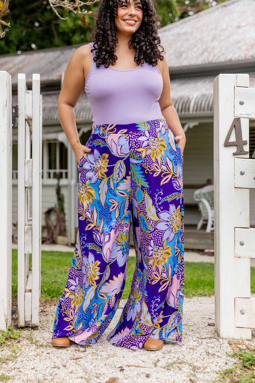 Larsa Pant in Kosum