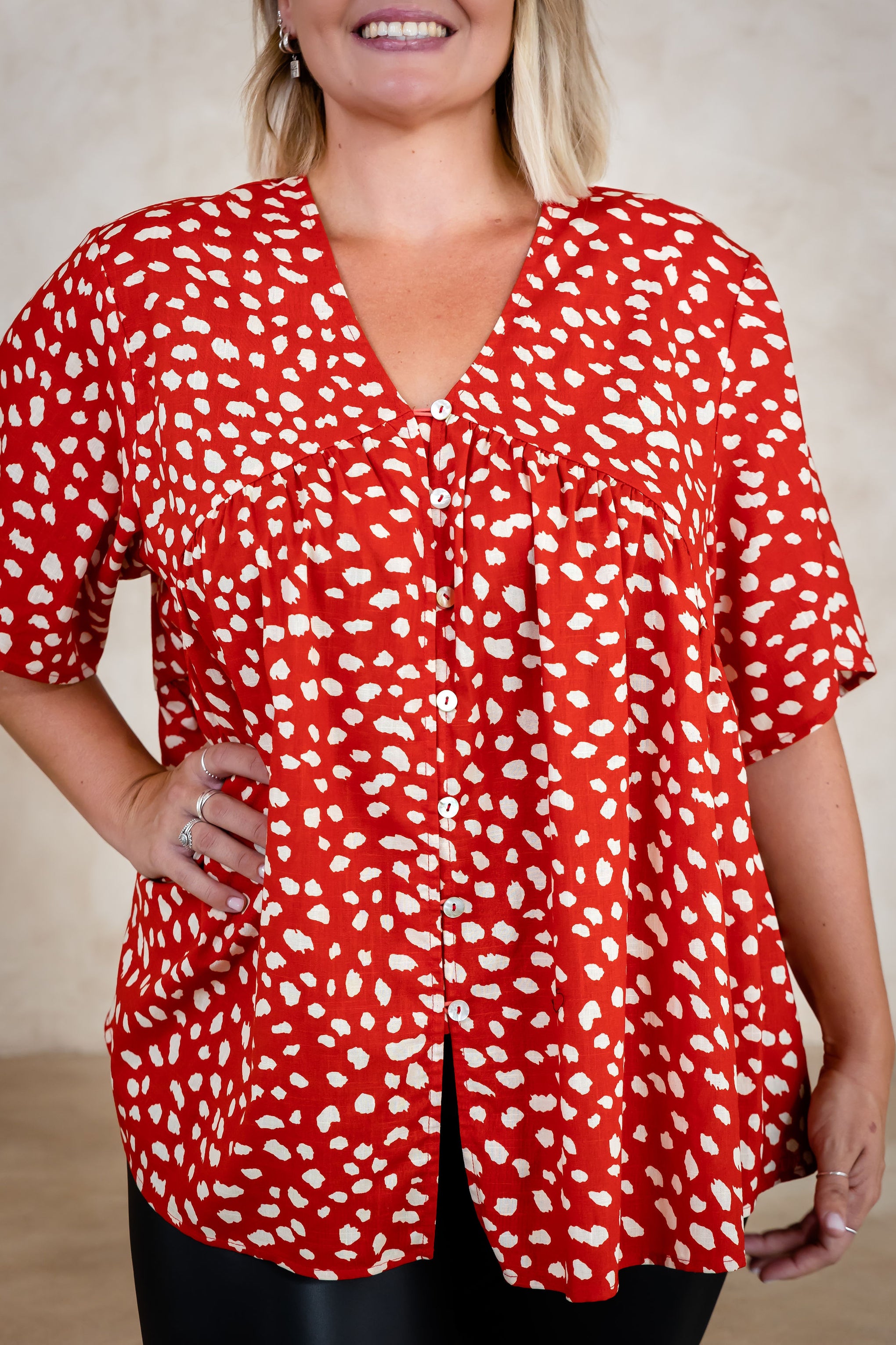 Tiggy Spot Cotton Peak Top in Savanah