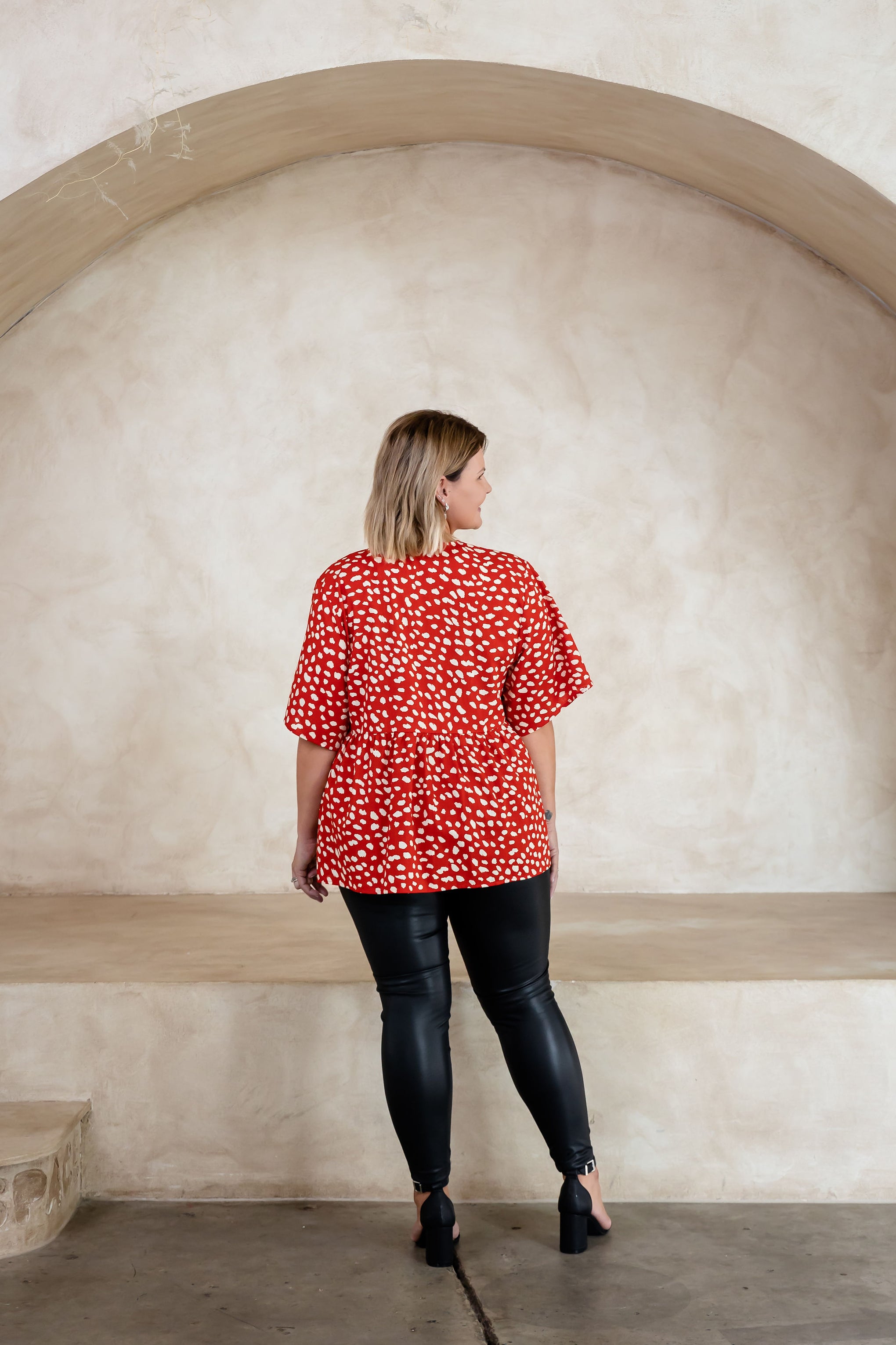 Tiggy Spot Cotton Peak Top in Savanah