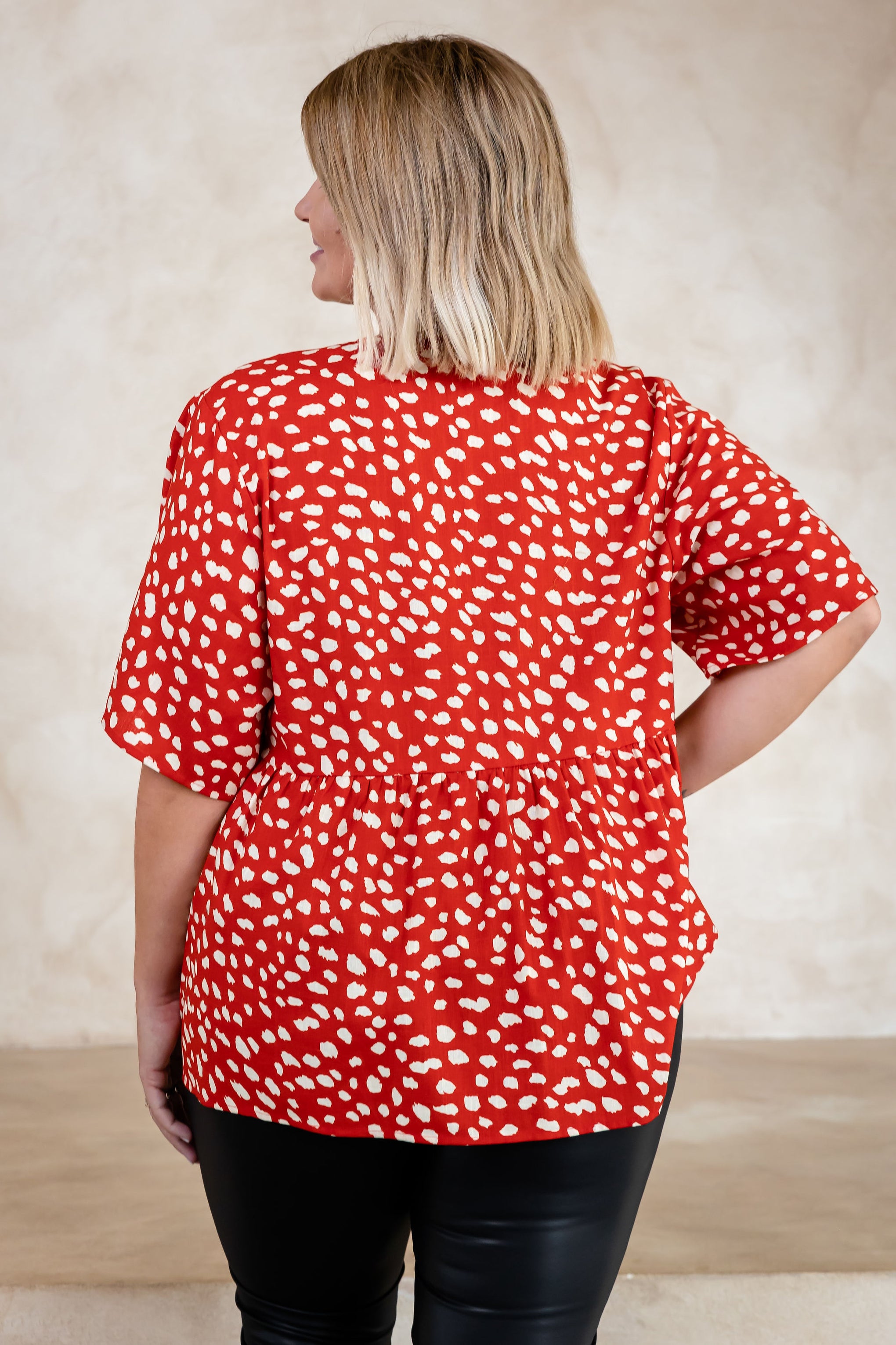 Tiggy Spot Cotton Peak Top in Savanah