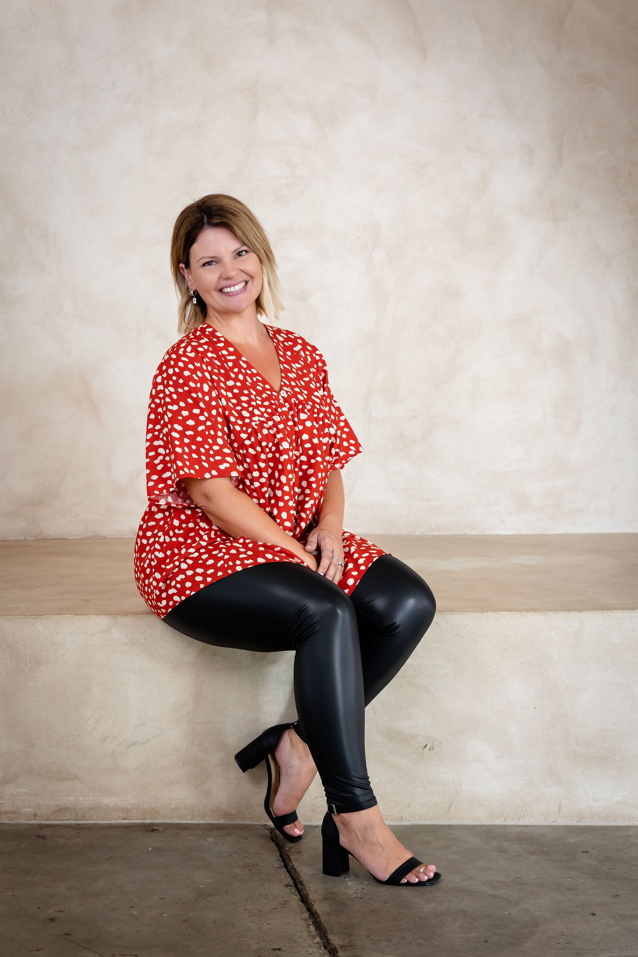 Tiggy Spot Cotton Peak Top in Savanah