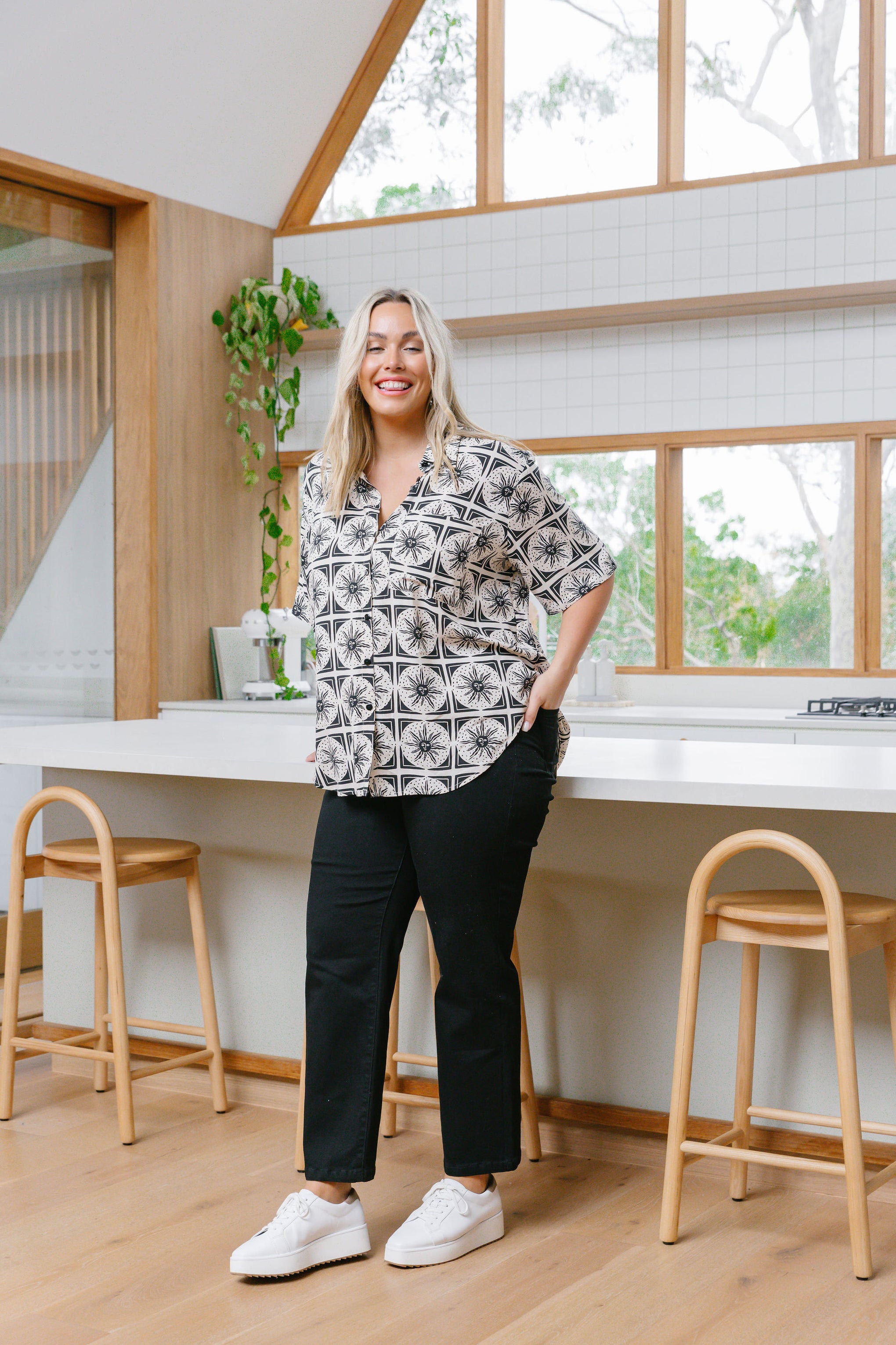 Samara Shirt In Chasing Sunlight Black