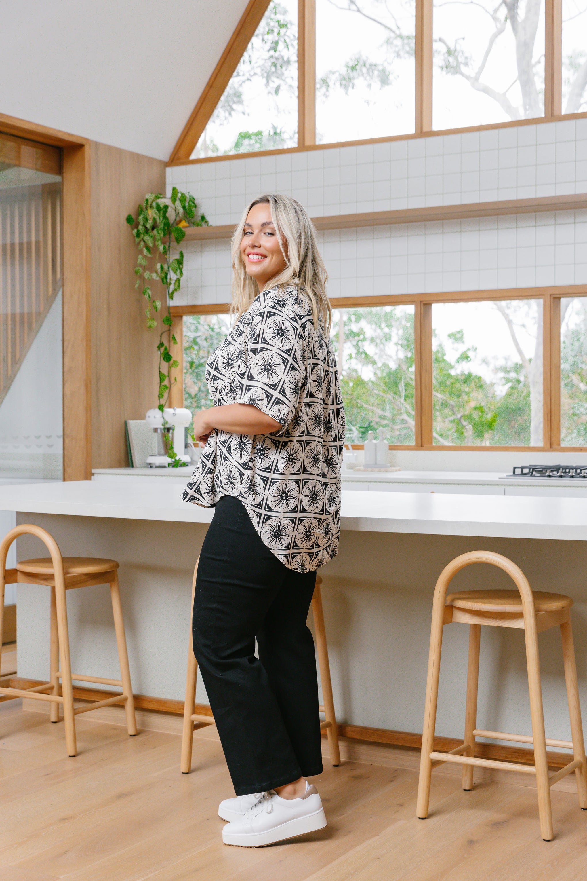 Samara Shirt In Chasing Sunlight Black