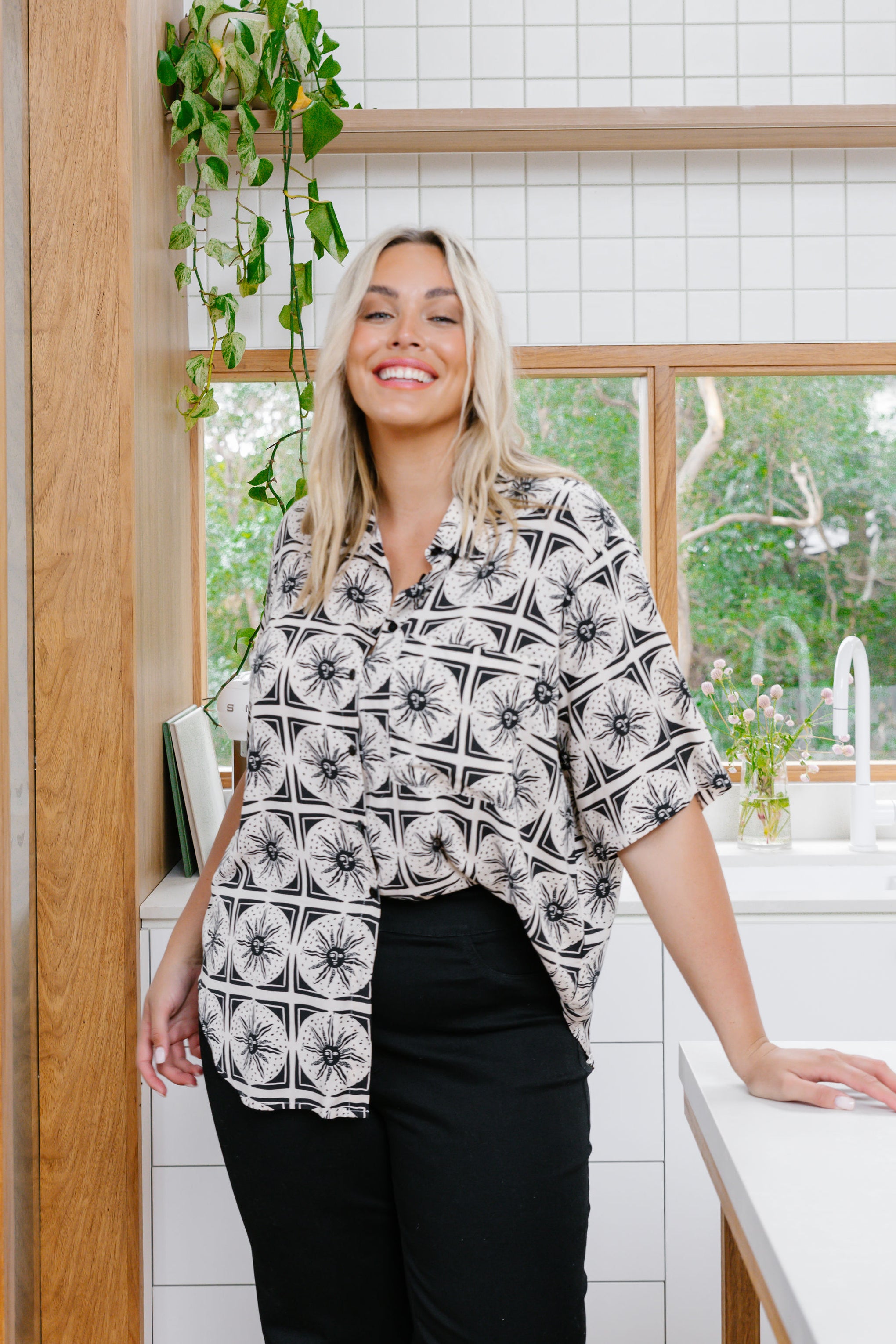 Samara Shirt In Chasing Sunlight Black