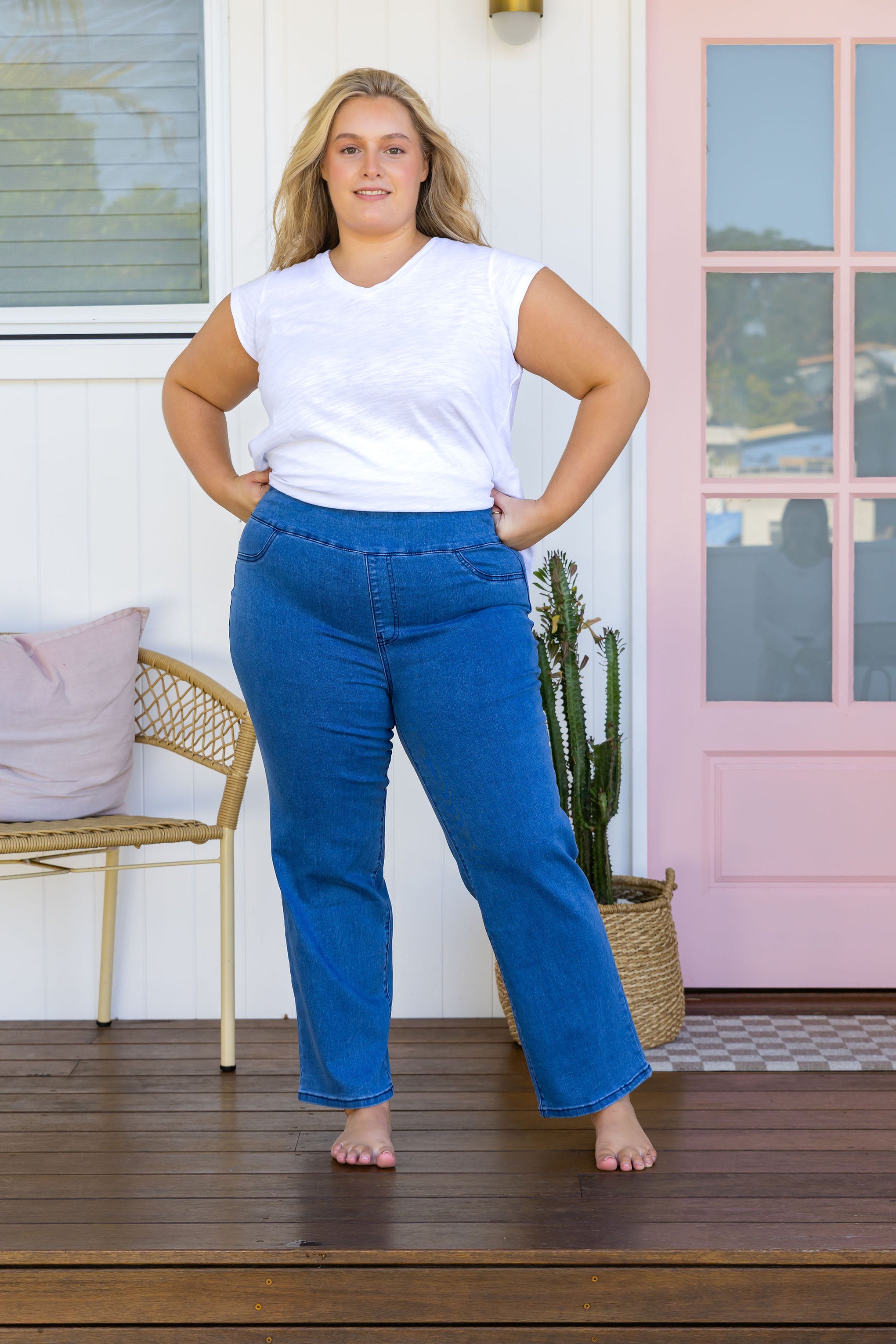 Lara Pull on Jeans in Mid Blue