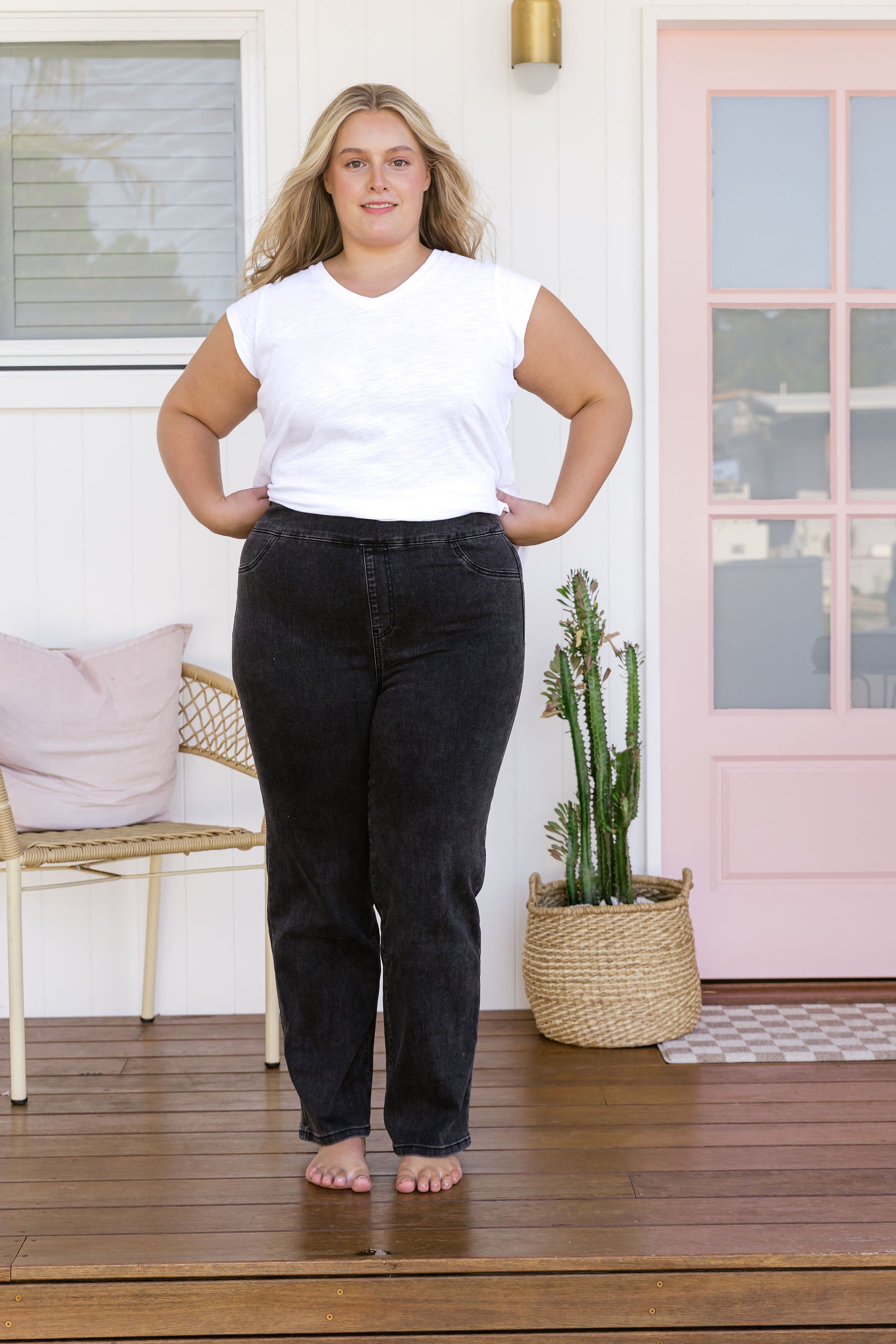 Lara Pull on Jeans in Vintage Black