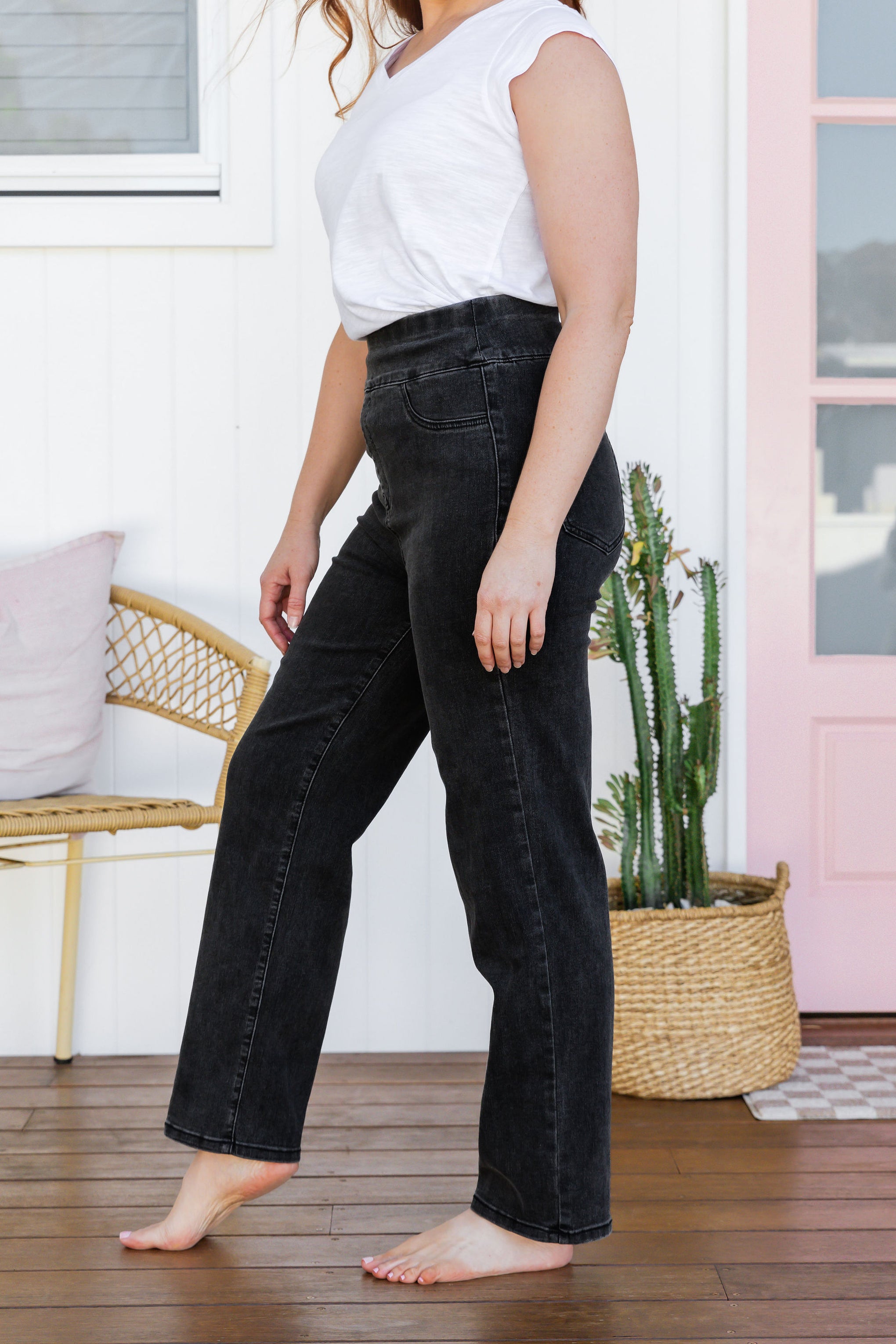Lara Pull on Jeans in Vintage Black