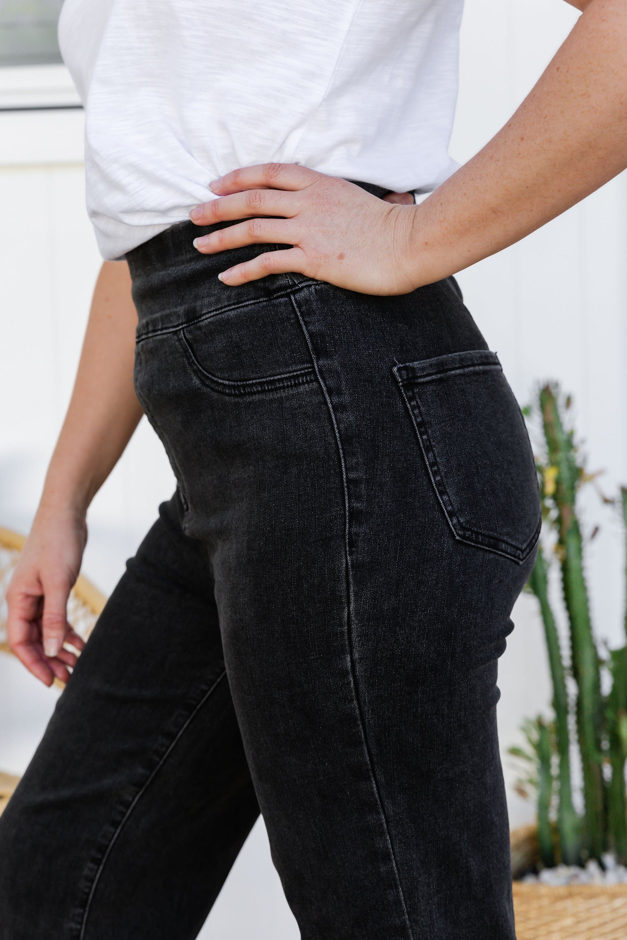 Lara Pull on Jeans in Vintage Black