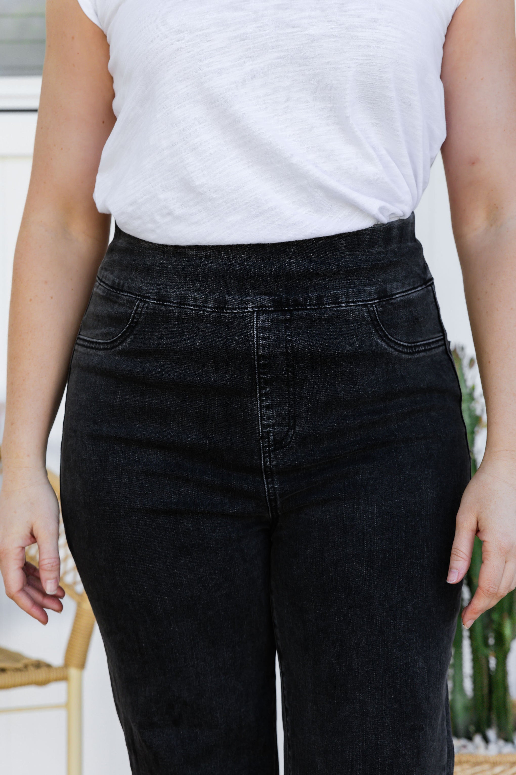 Lara Pull on Jeans in Vintage Black