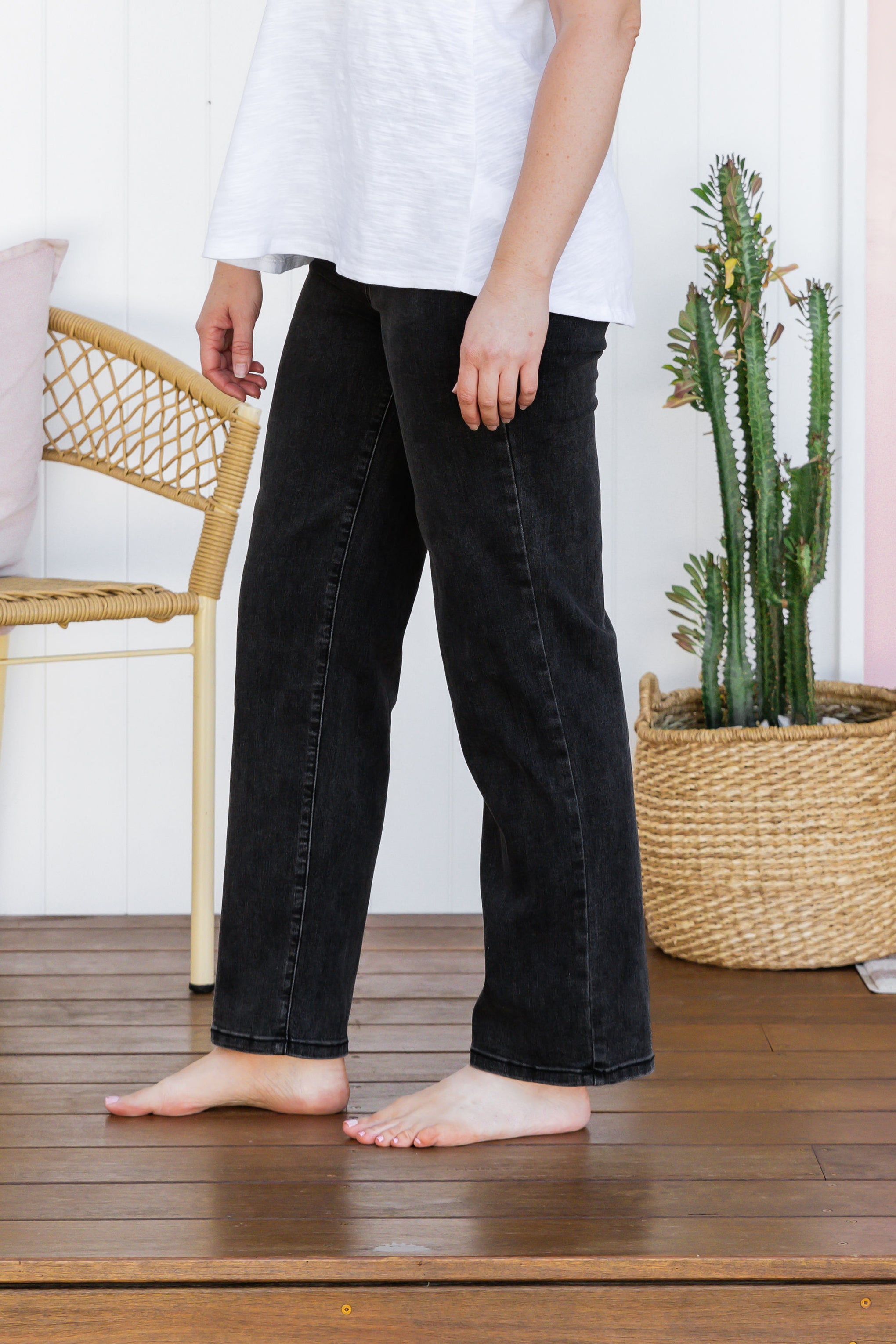 Lara Pull on Jeans in Vintage Black