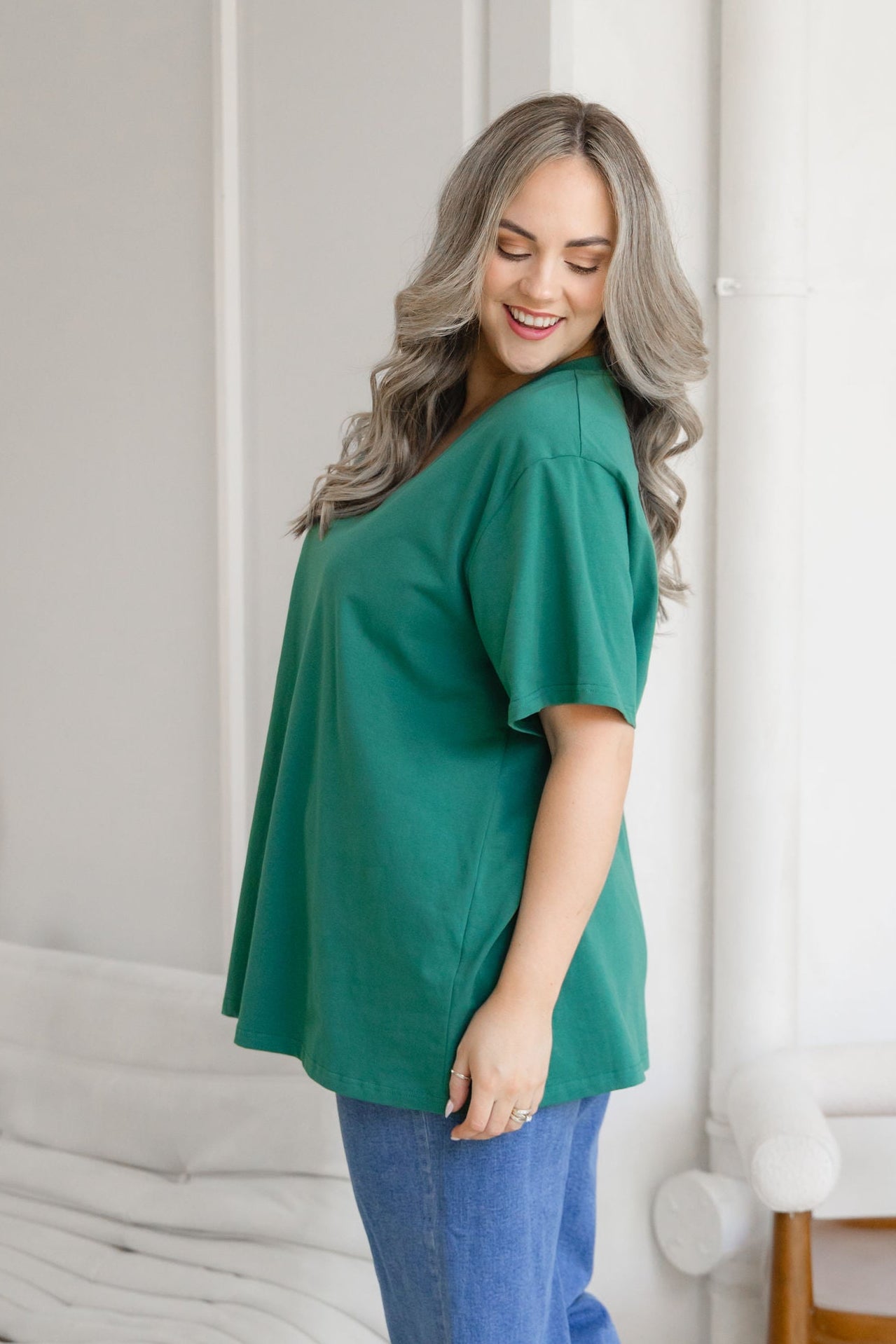 Relaxed V-Neck Tee in Emerald