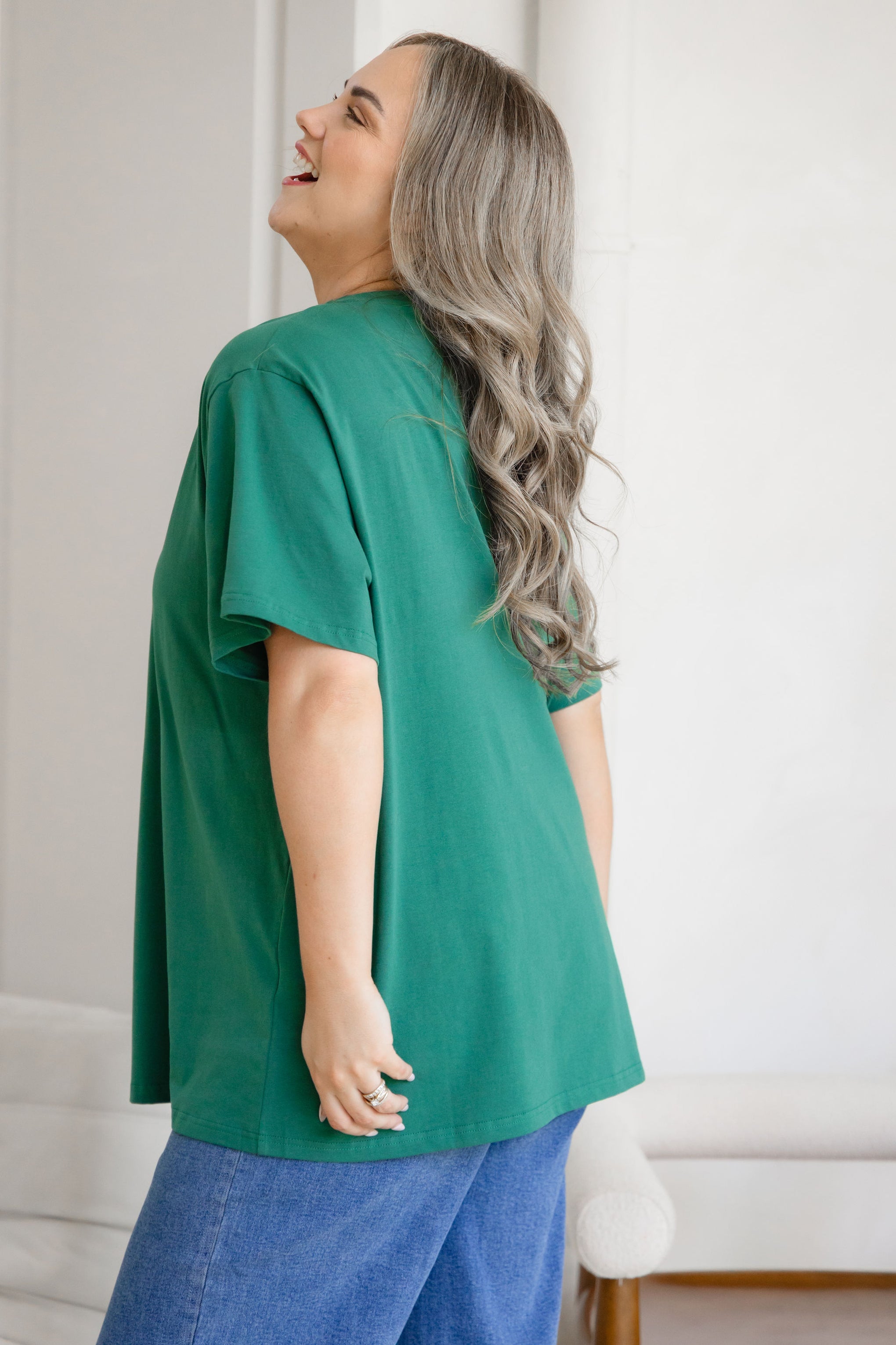 Relaxed V-Neck Tee in Emerald