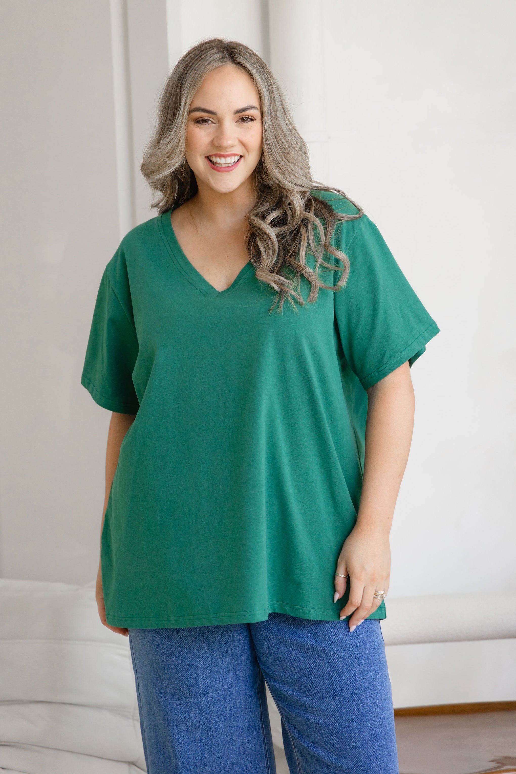 Relaxed V-Neck Tee in Emerald