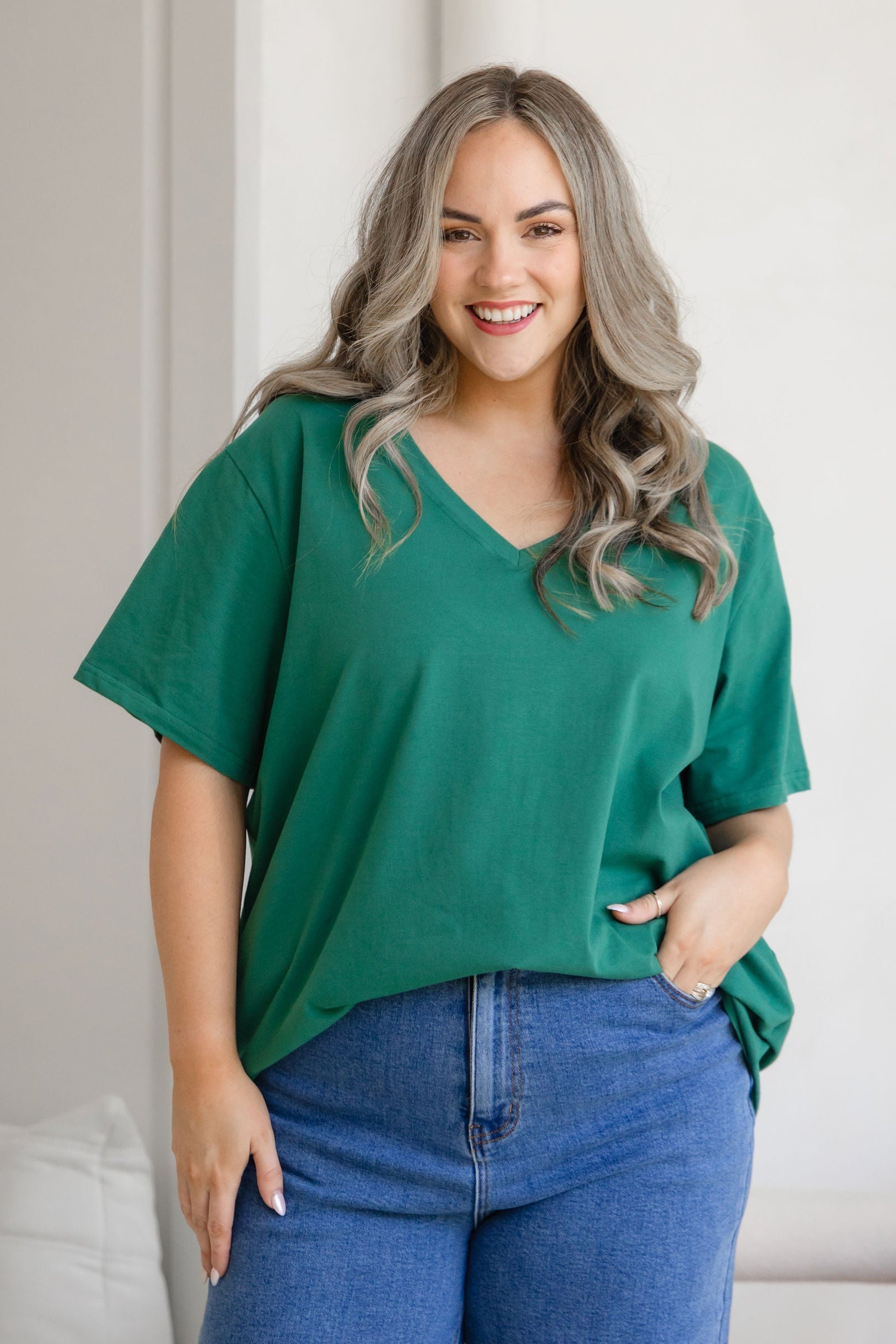 Relaxed V-Neck Tee in Emerald