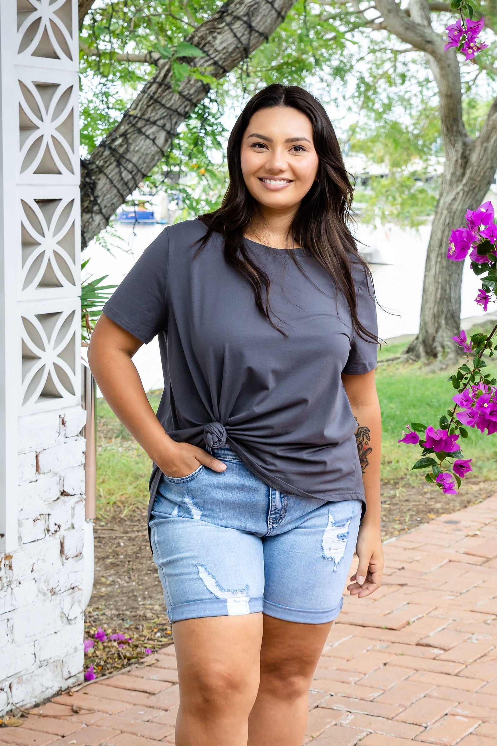 Jayden Tee in Charcoal
