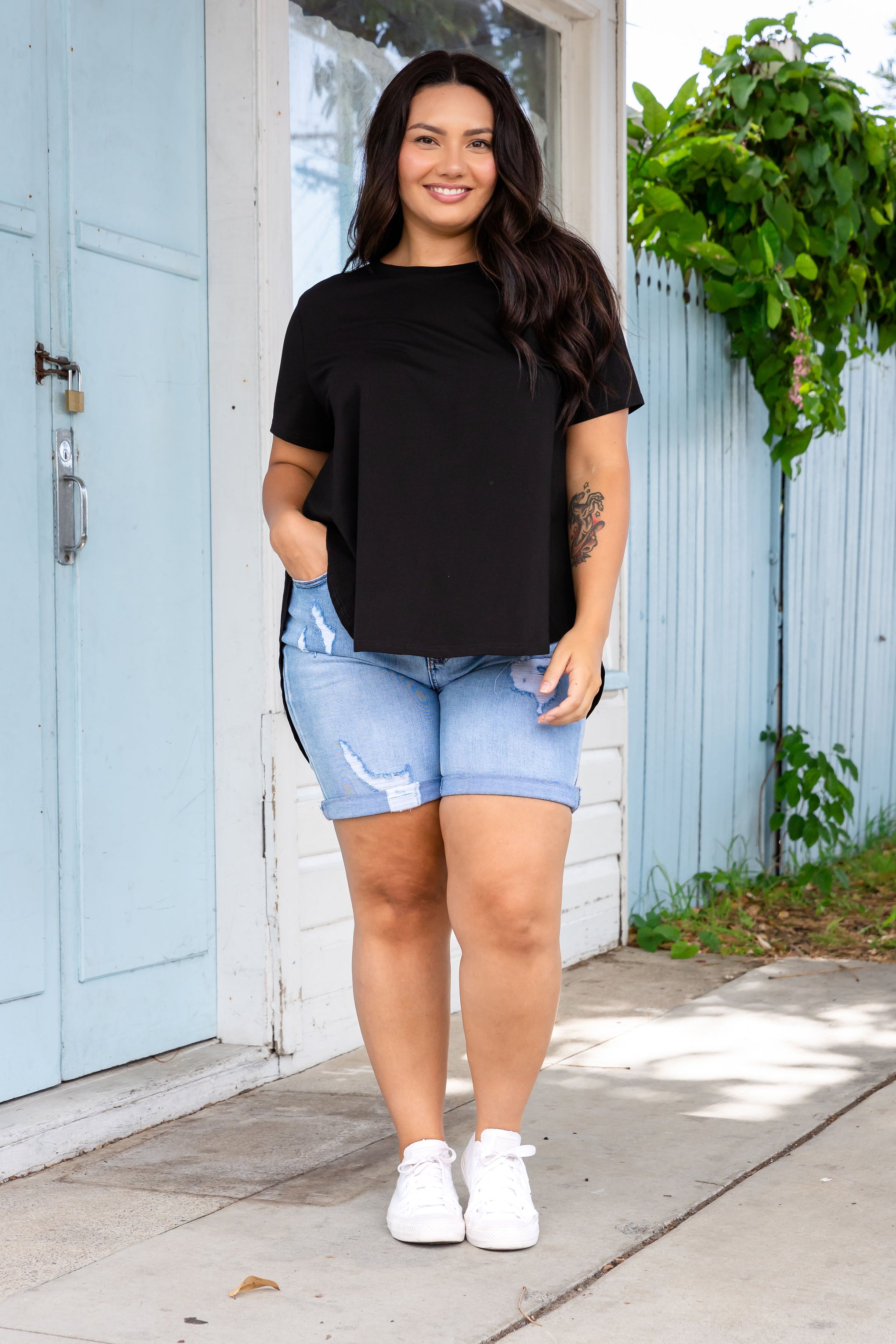 Macey Hi-Low T-Shirt in Black