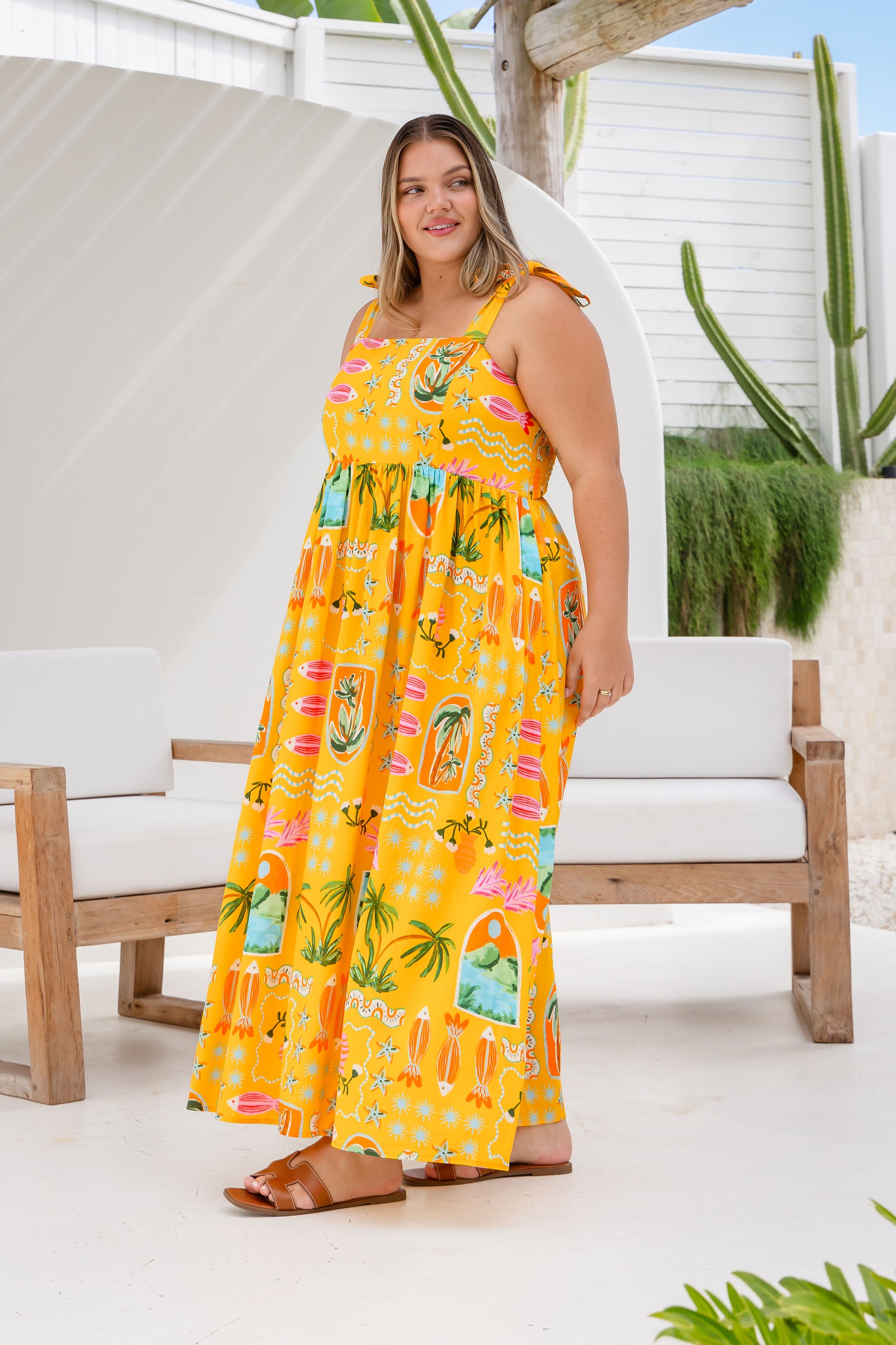 Juno Linen Blend Maxi Dress in Star Fish Fiesta