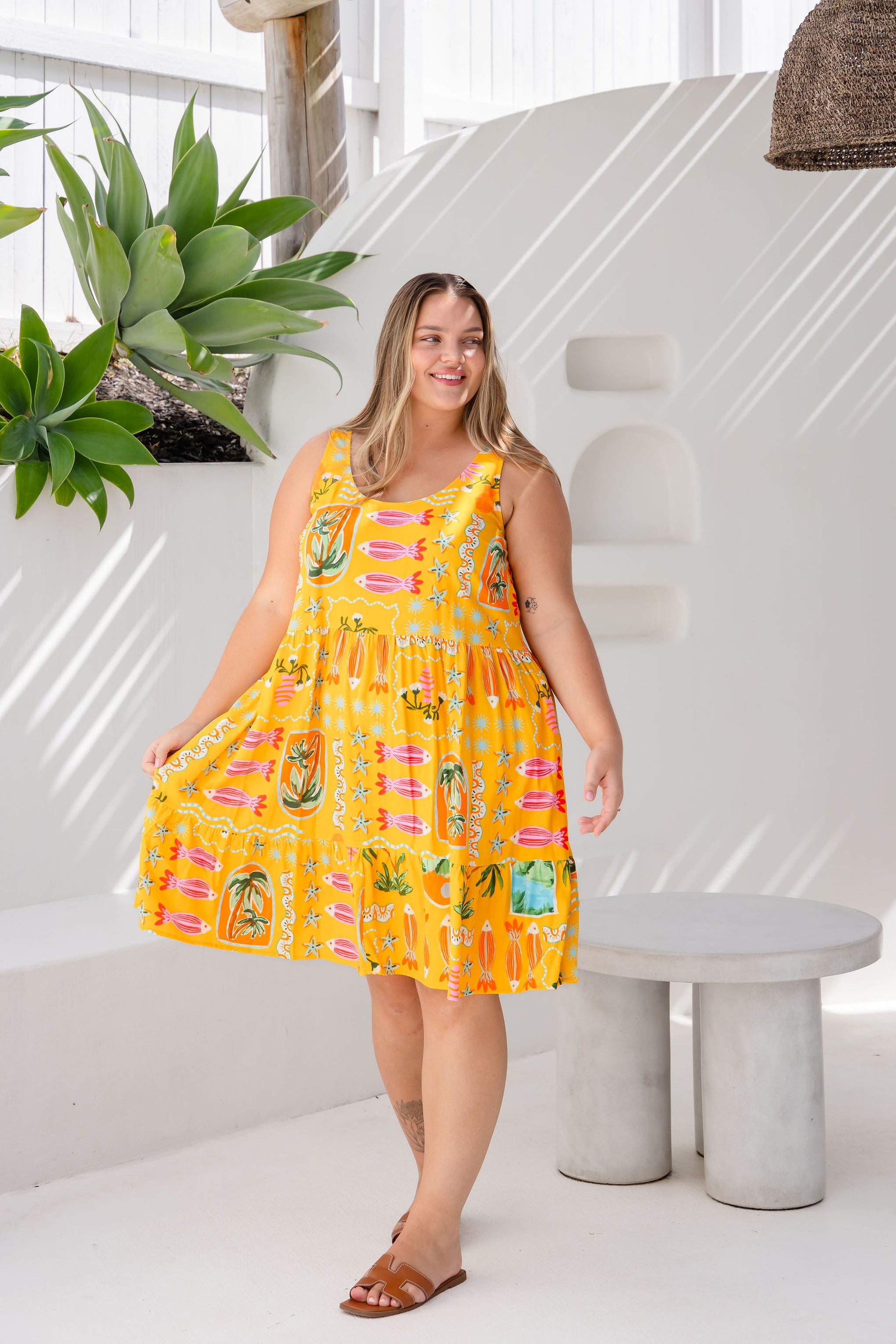 Tony Linen Blend Dress in Star Fish Fiesta