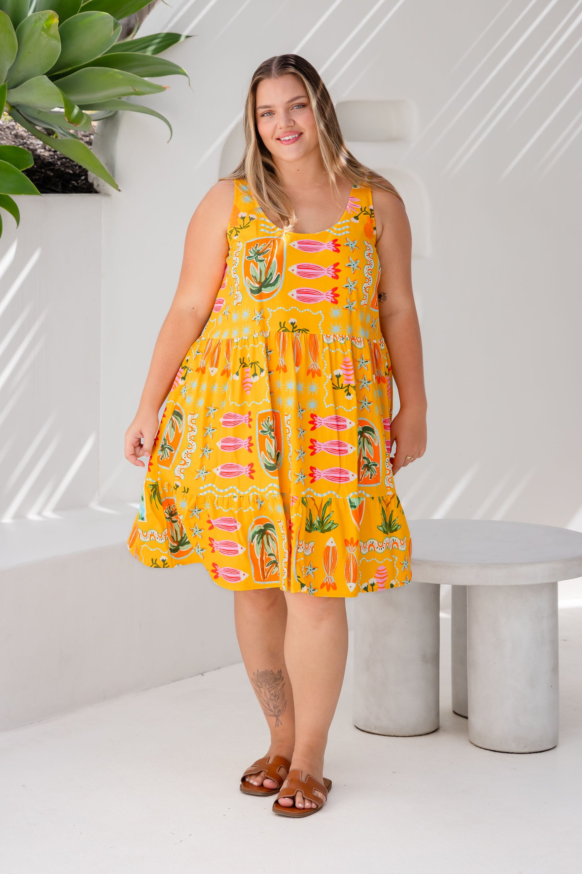 Tony Linen Blend Dress in Star Fish Fiesta