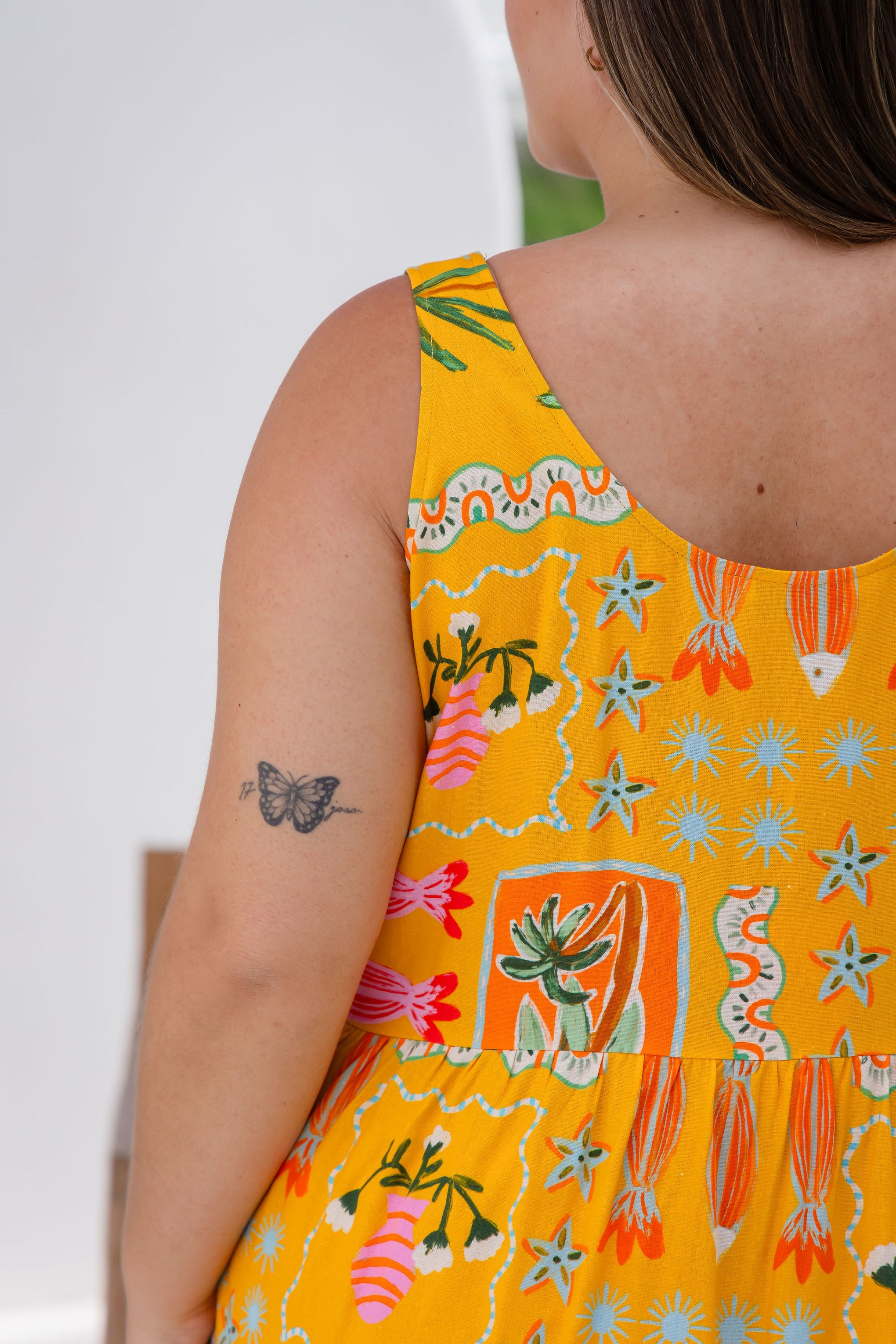 Tony Linen Blend Dress in Star Fish Fiesta