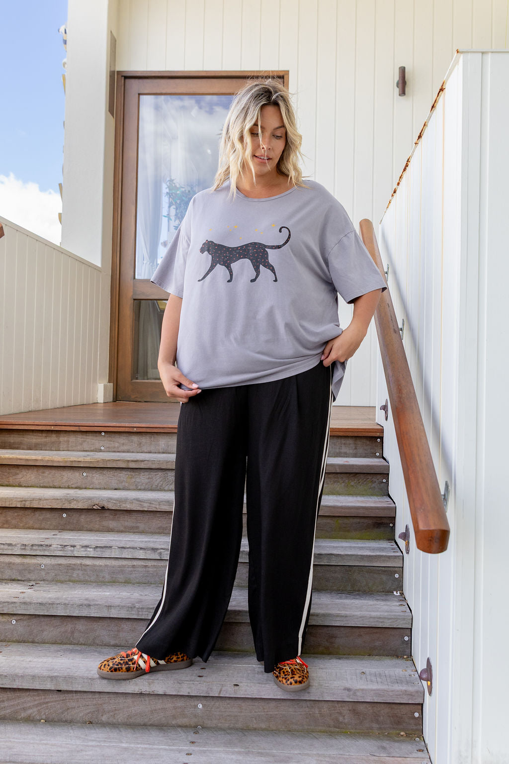 Side Stripe Linen Blend Pants in Black/Cream