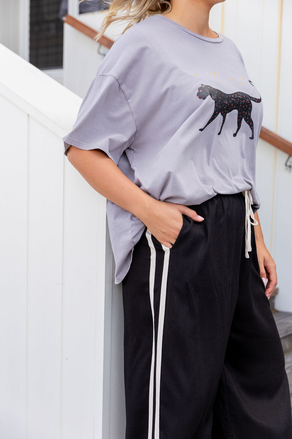 Side Stripe Linen Blend Pants in Black/Cream