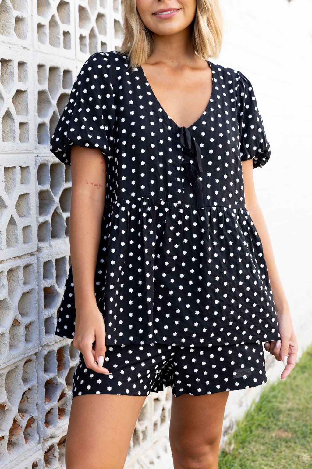 Birdie Top in Embroidered Floral Dot