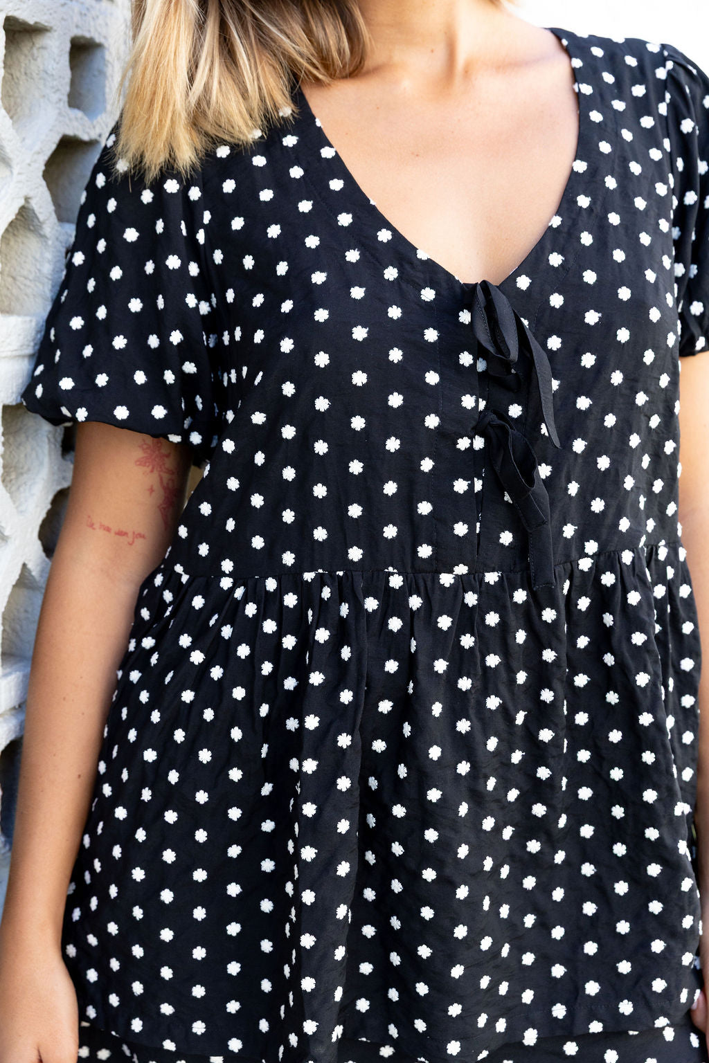 Birdie Top in Embroidered Floral Dot