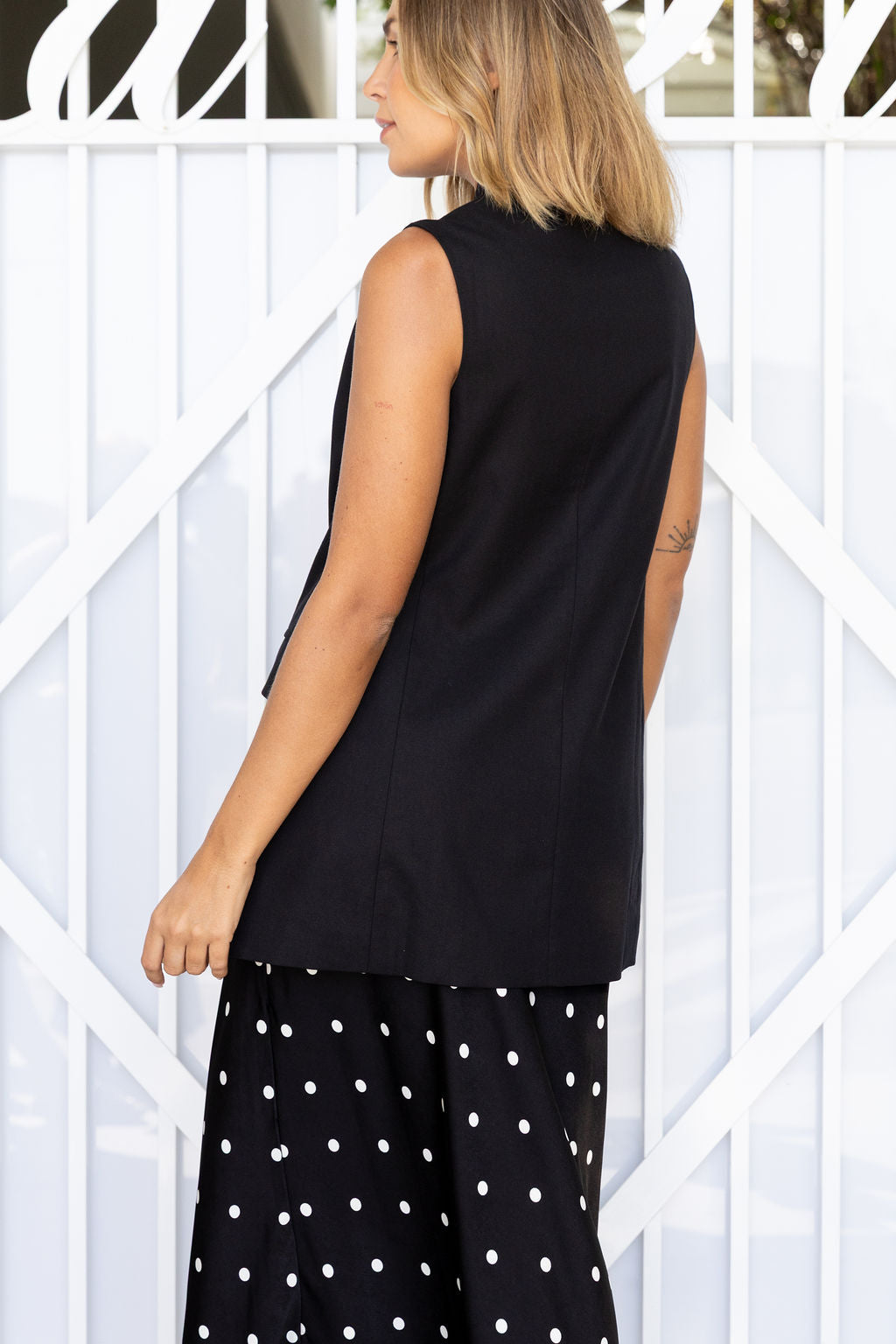 Tammy Linen Blend Longline Vest in Black