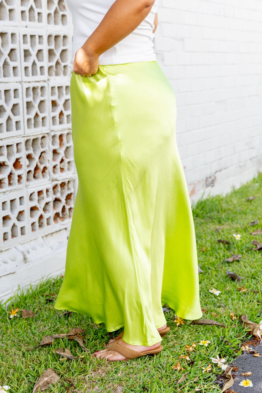 Livy Bias Skirt in Viscose Satin Lime