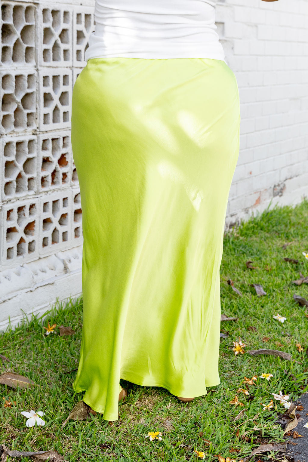 Livy Bias Skirt in Viscose Satin Lime