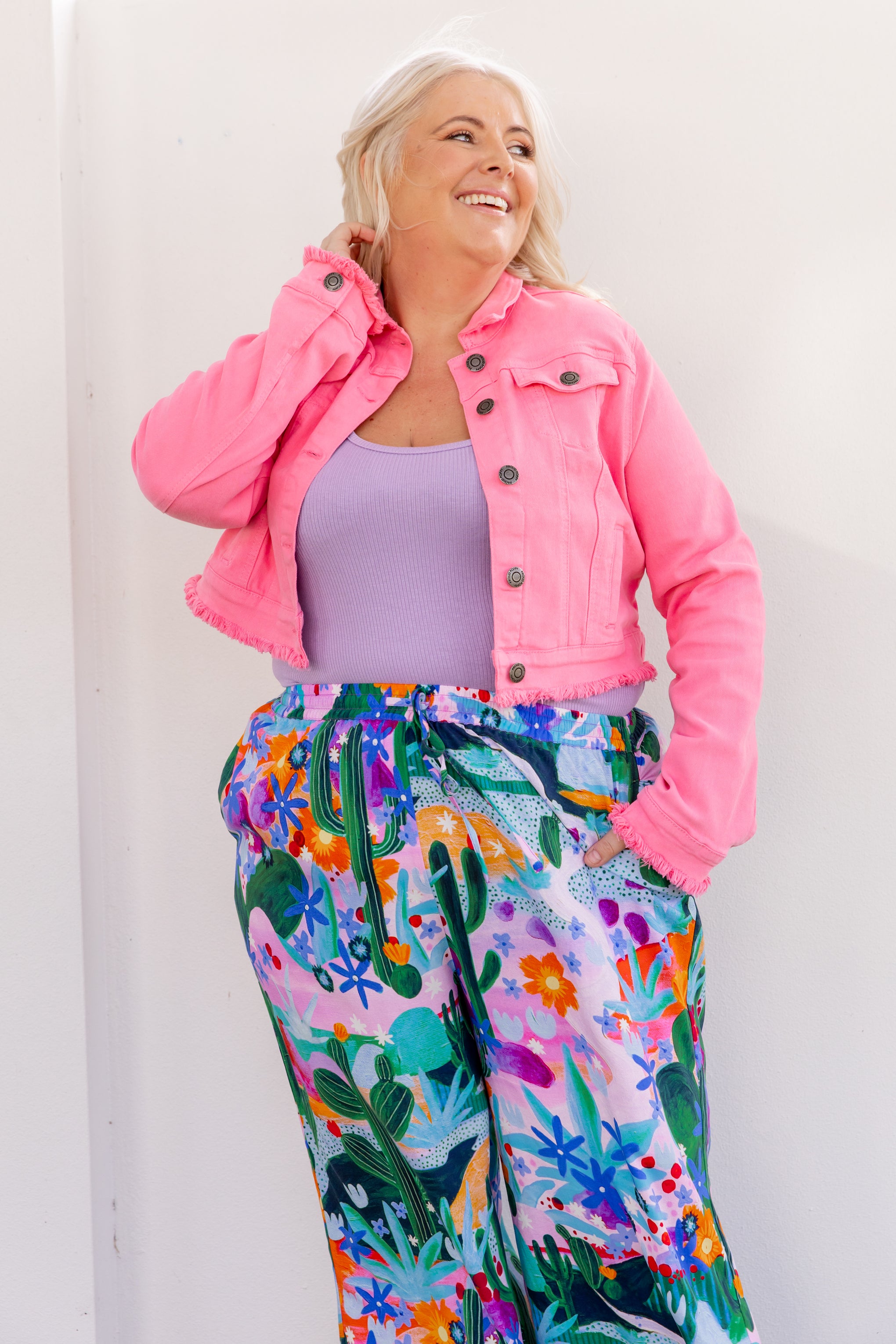 Kenzi Cropped Denim Jacket in Pink