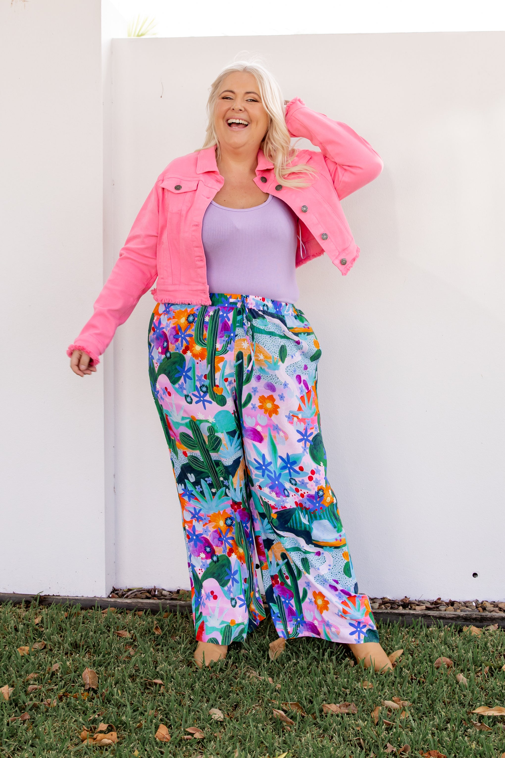 Kenzi Cropped Denim Jacket in Pink