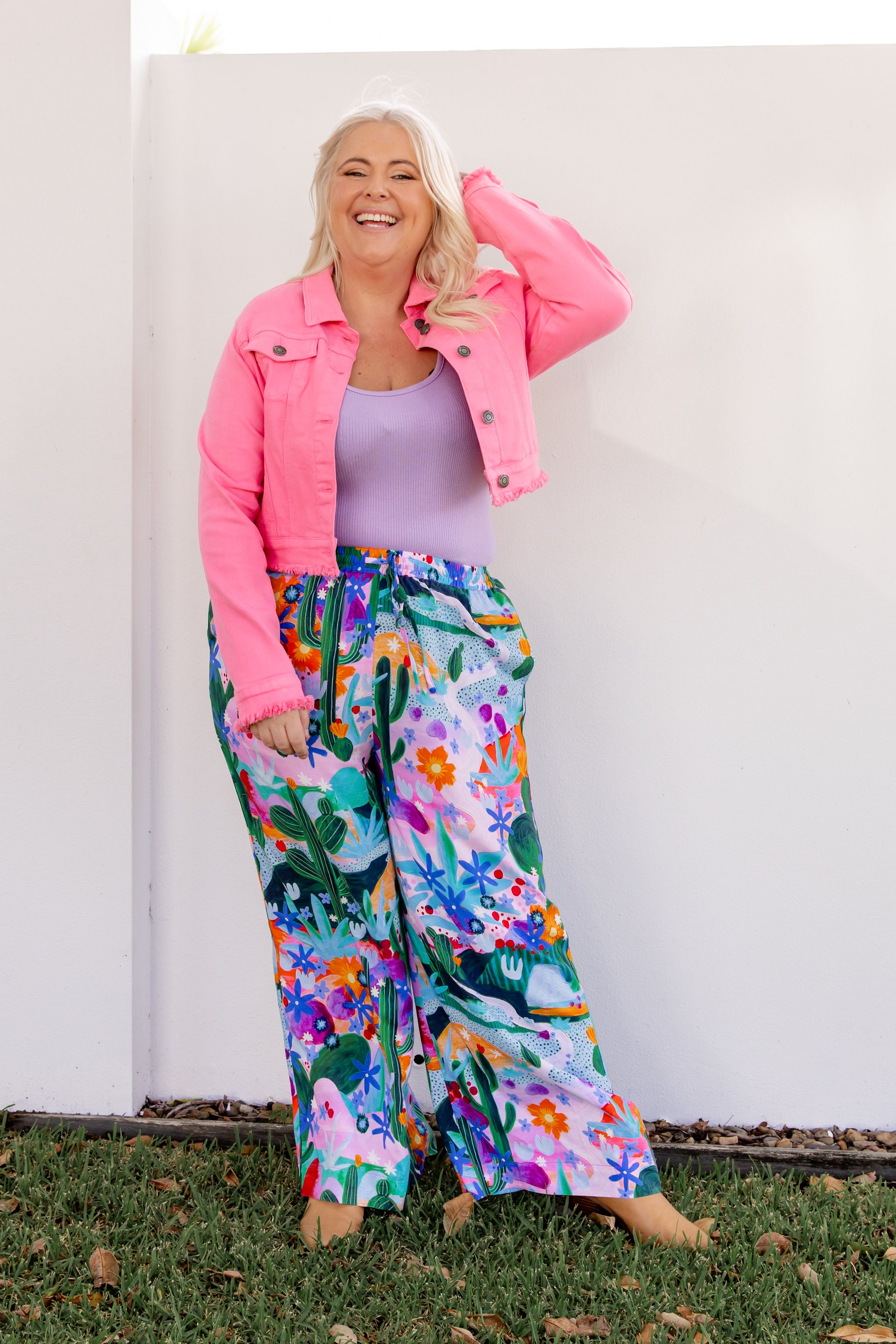 Kenzi Cropped Denim Jacket in Pink