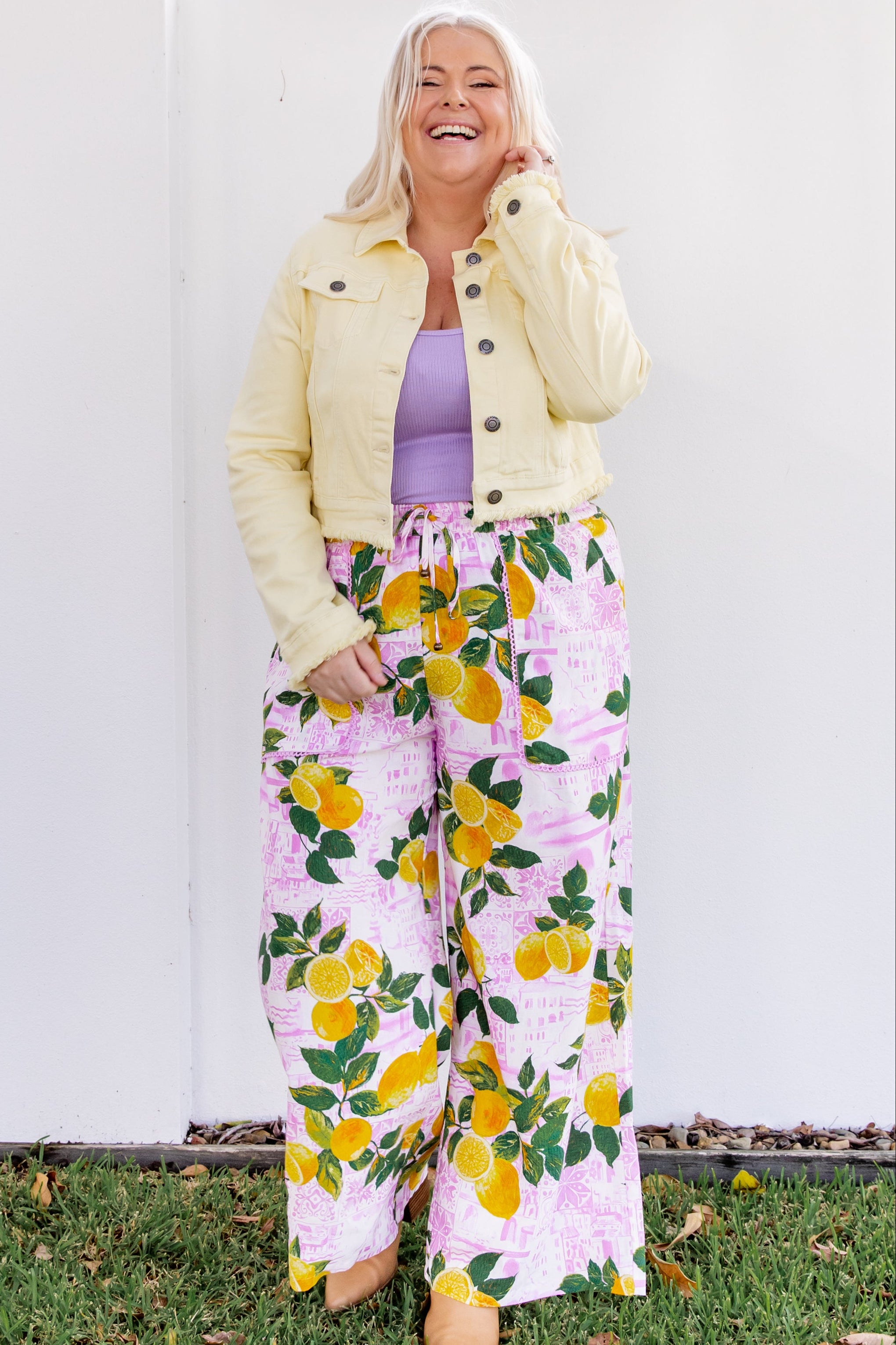 Kenzi Cropped Denim Jacket in Lemon Butter