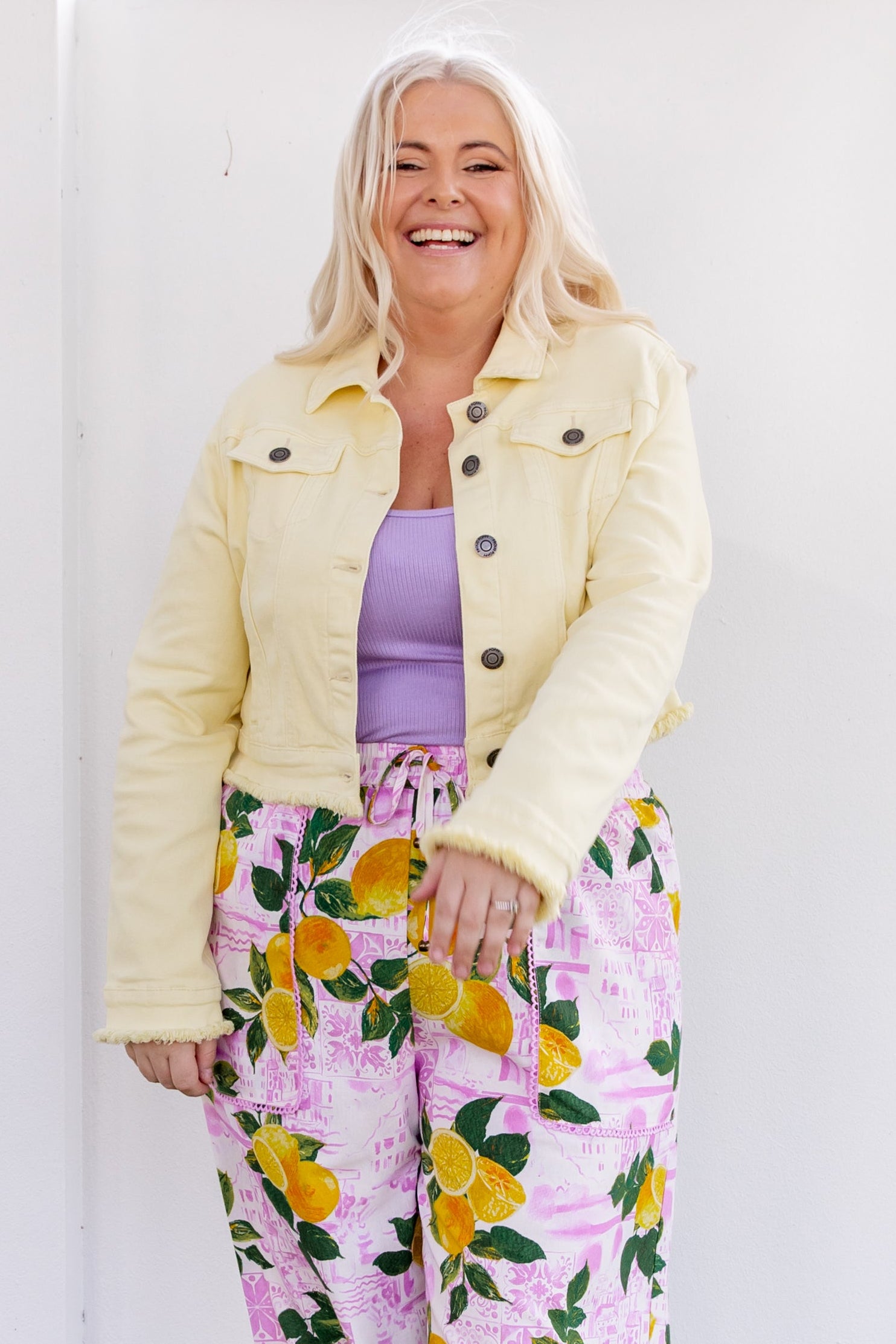 Kenzi Cropped Denim Jacket in Lemon Butter