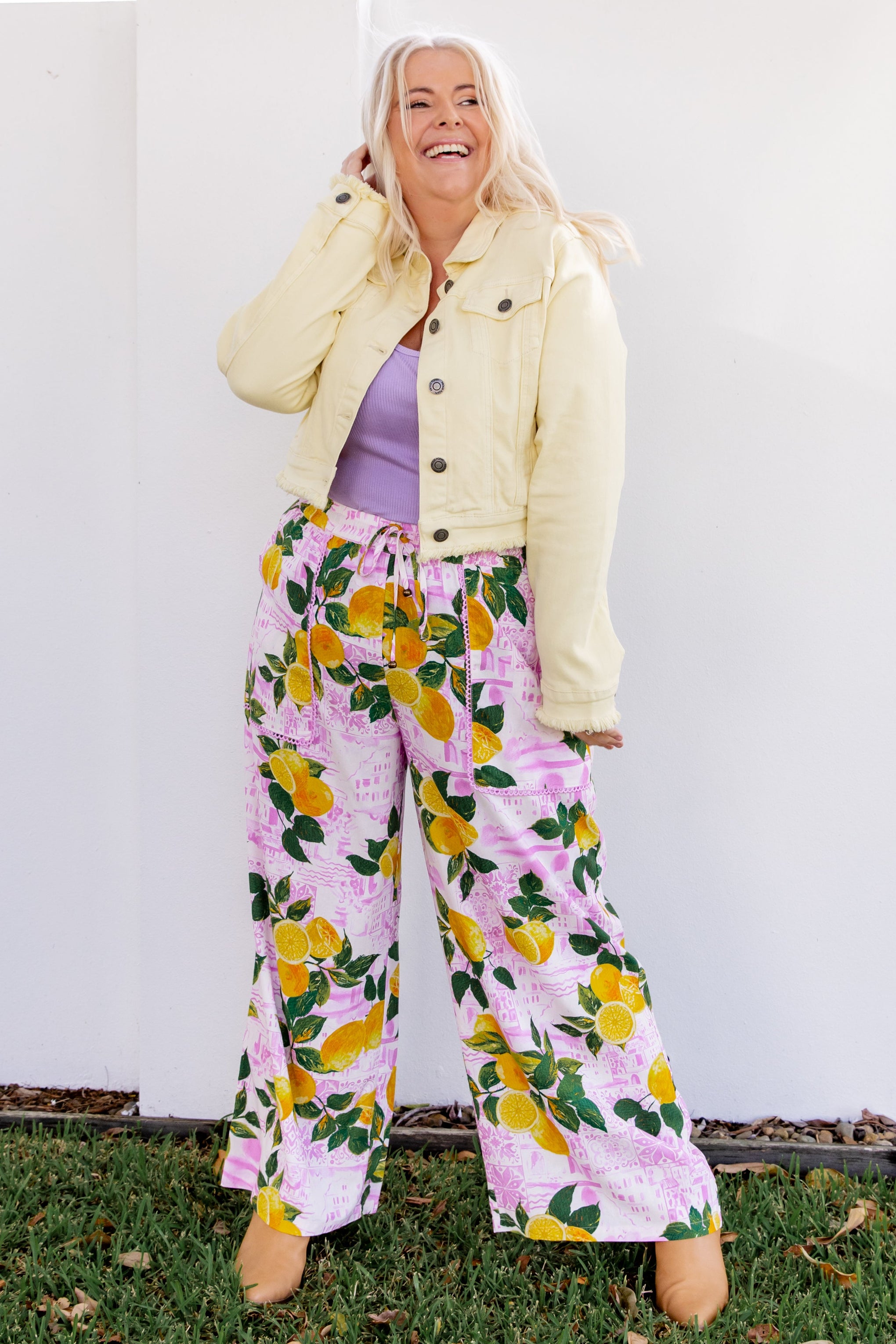 Kenzi Cropped Denim Jacket in Lemon Butter