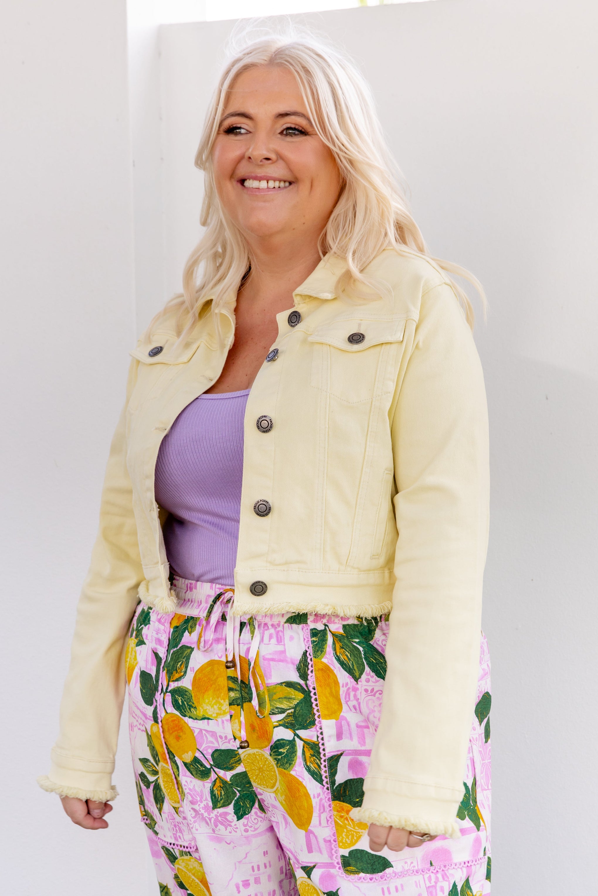 Kenzi Cropped Denim Jacket in Lemon Butter