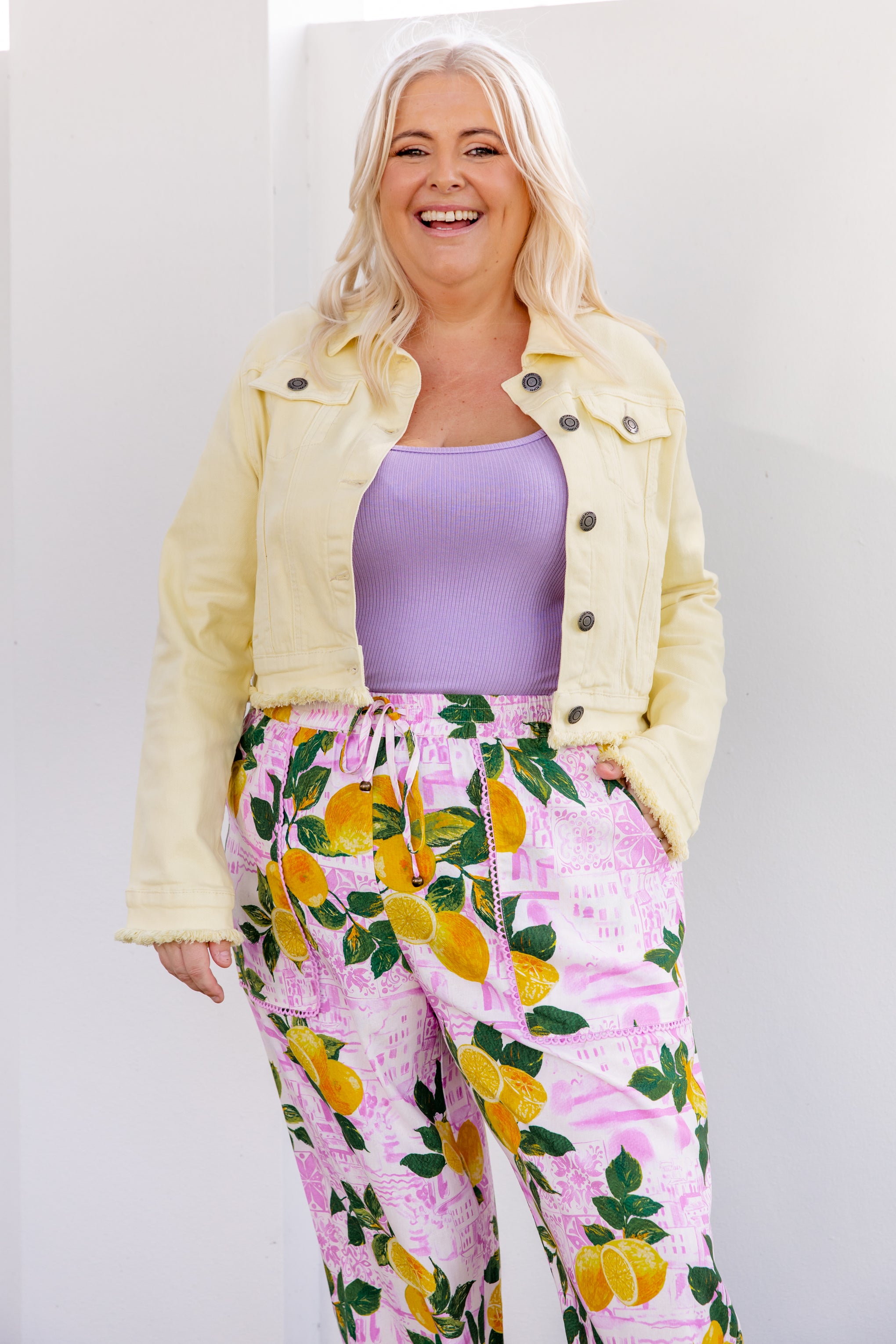 Kenzi Cropped Denim Jacket in Lemon Butter