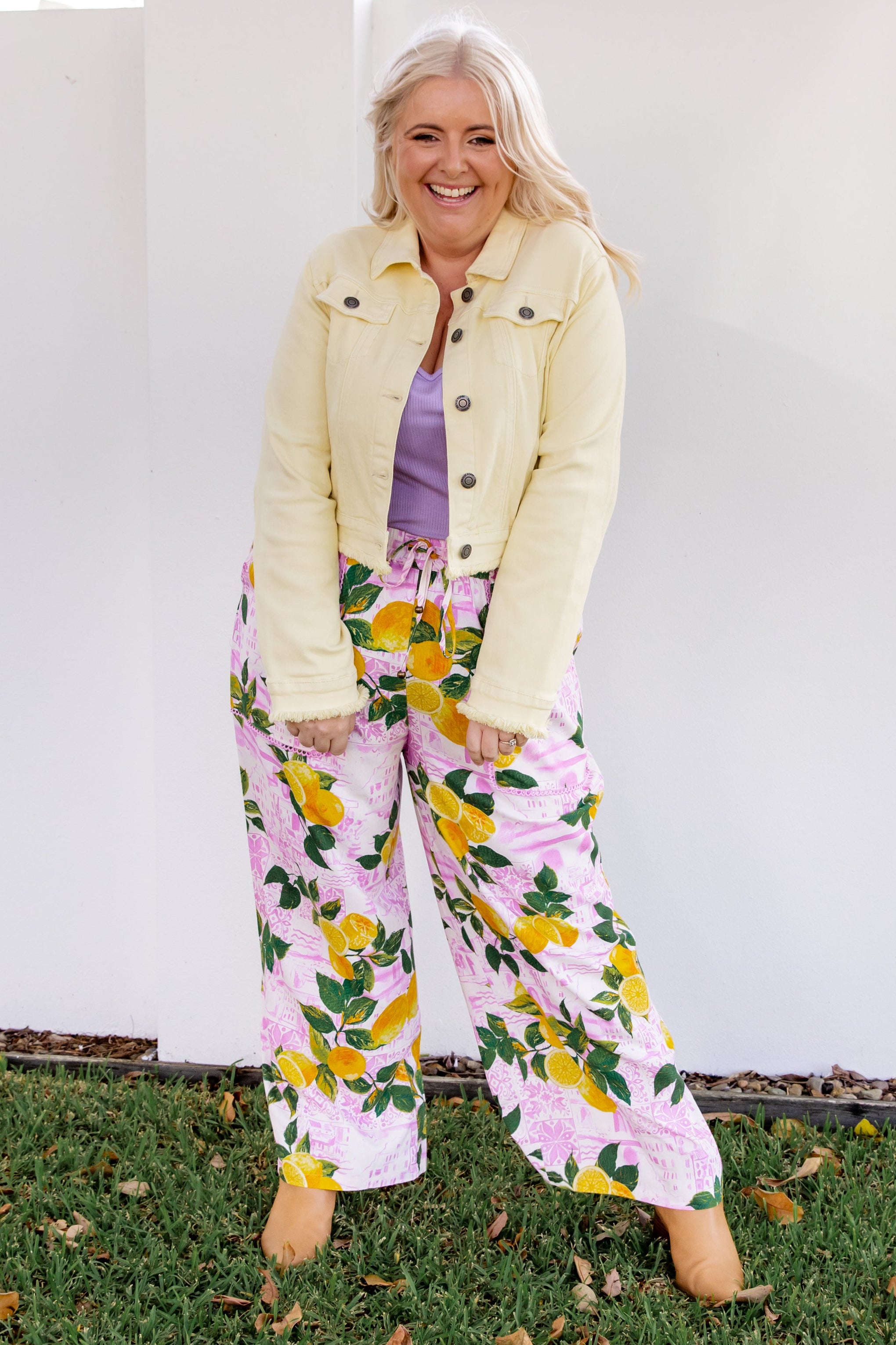Kenzi Cropped Denim Jacket in Lemon Butter