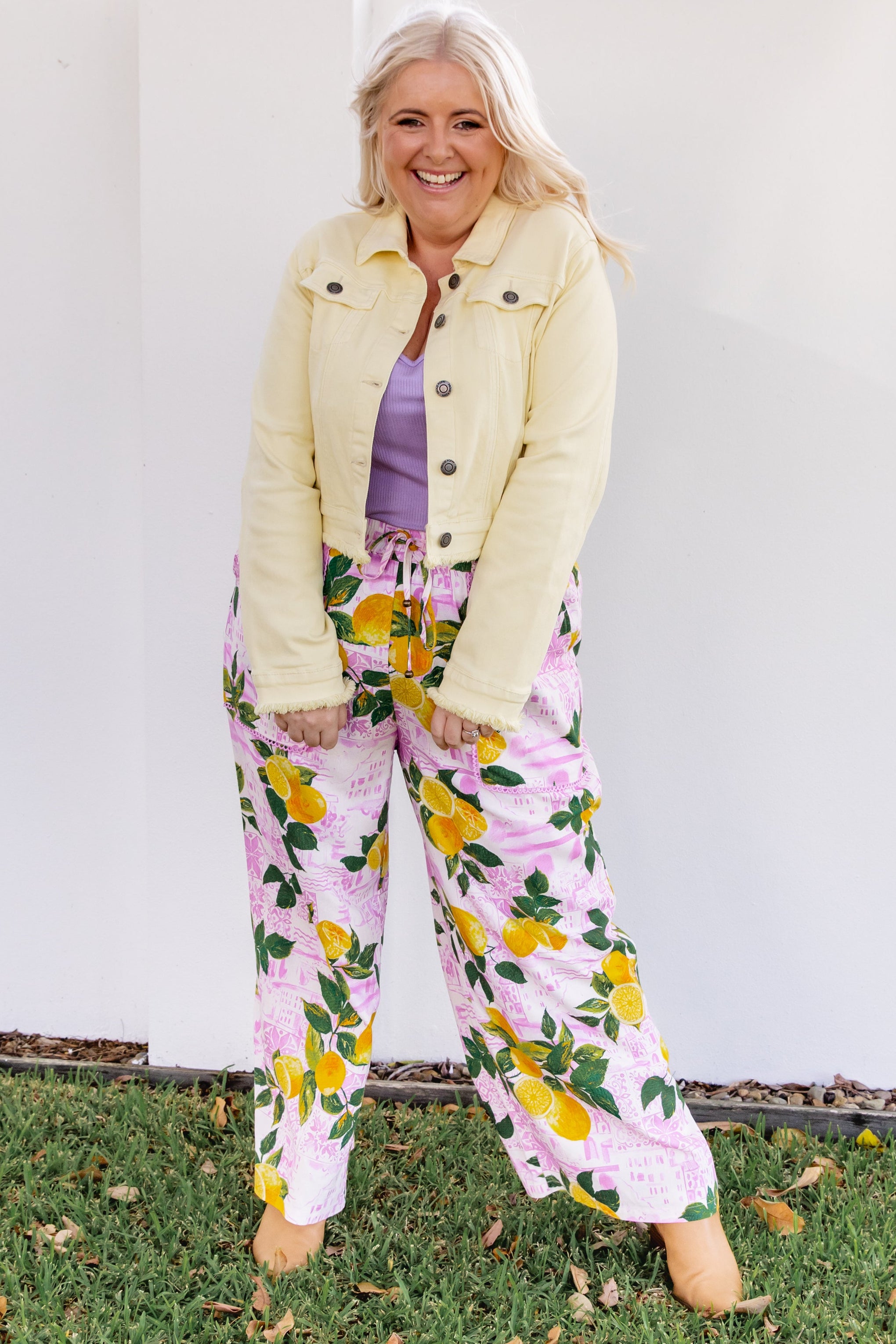 Kenzi Cropped Denim Jacket in Lemon Butter